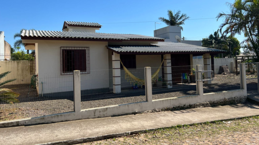 Casa 3 quartos para venda no bairro Vila São João em Torres