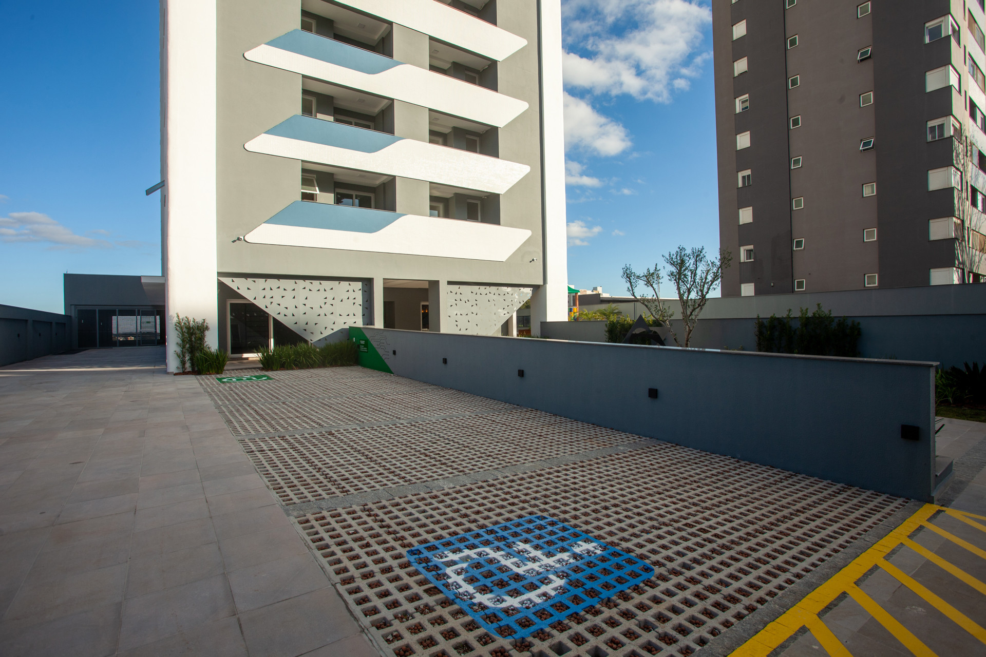 Apartamento 2 quartos sendo 1 suíte para venda no bairro Panazzolo em Caxias do Sul