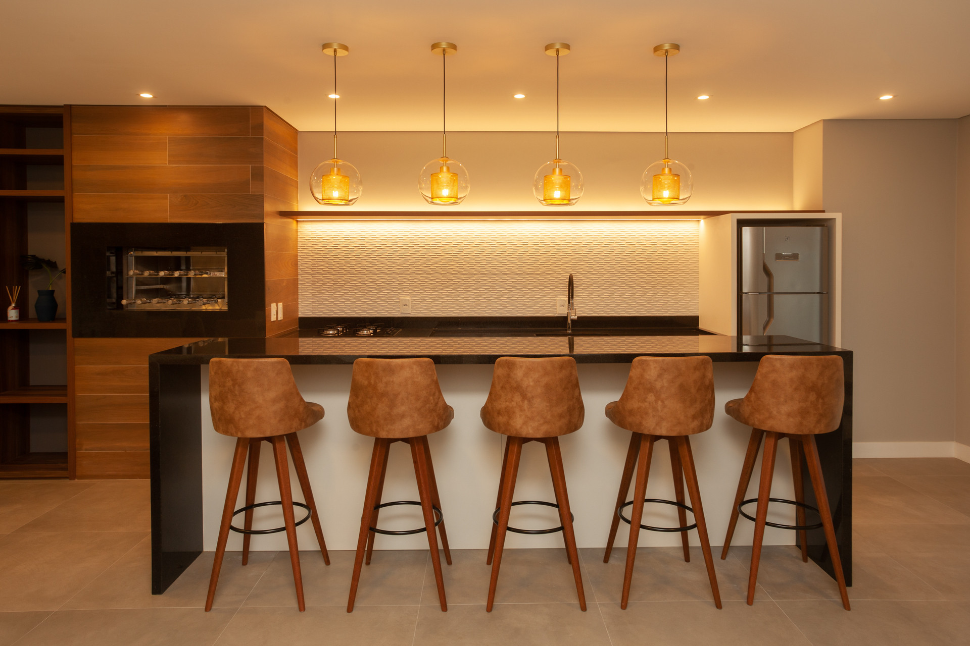 Apartamento 2 quartos sendo 1 suíte para venda no bairro Panazzolo em Caxias do Sul