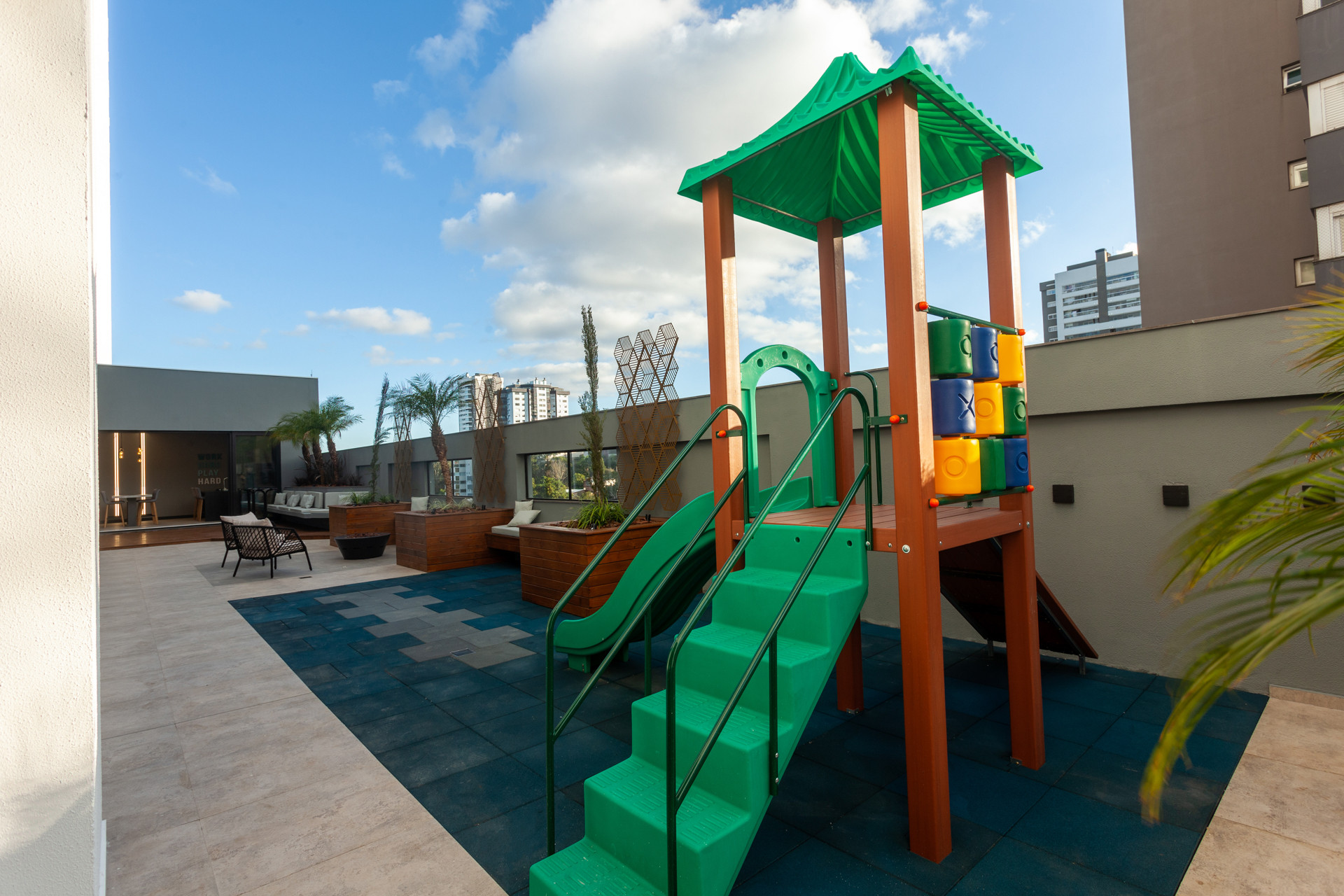 Apartamento 2 quartos sendo 1 suíte para venda no bairro Panazzolo em Caxias do Sul