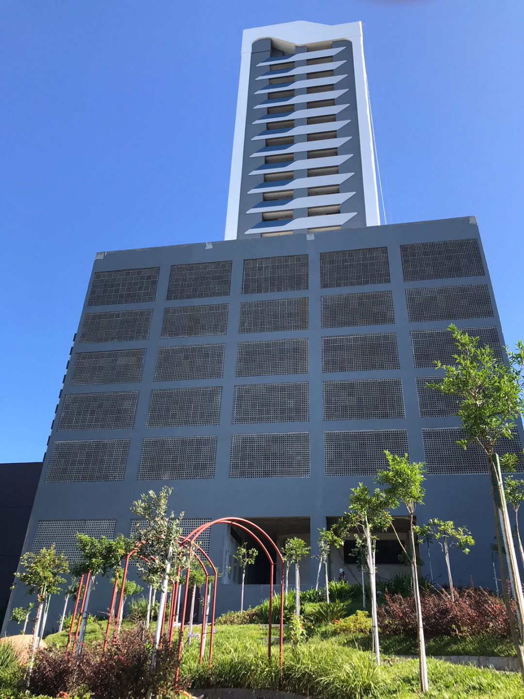 Apartamento 2 quartos sendo 1 suíte para venda no bairro Panazzolo em Caxias do Sul