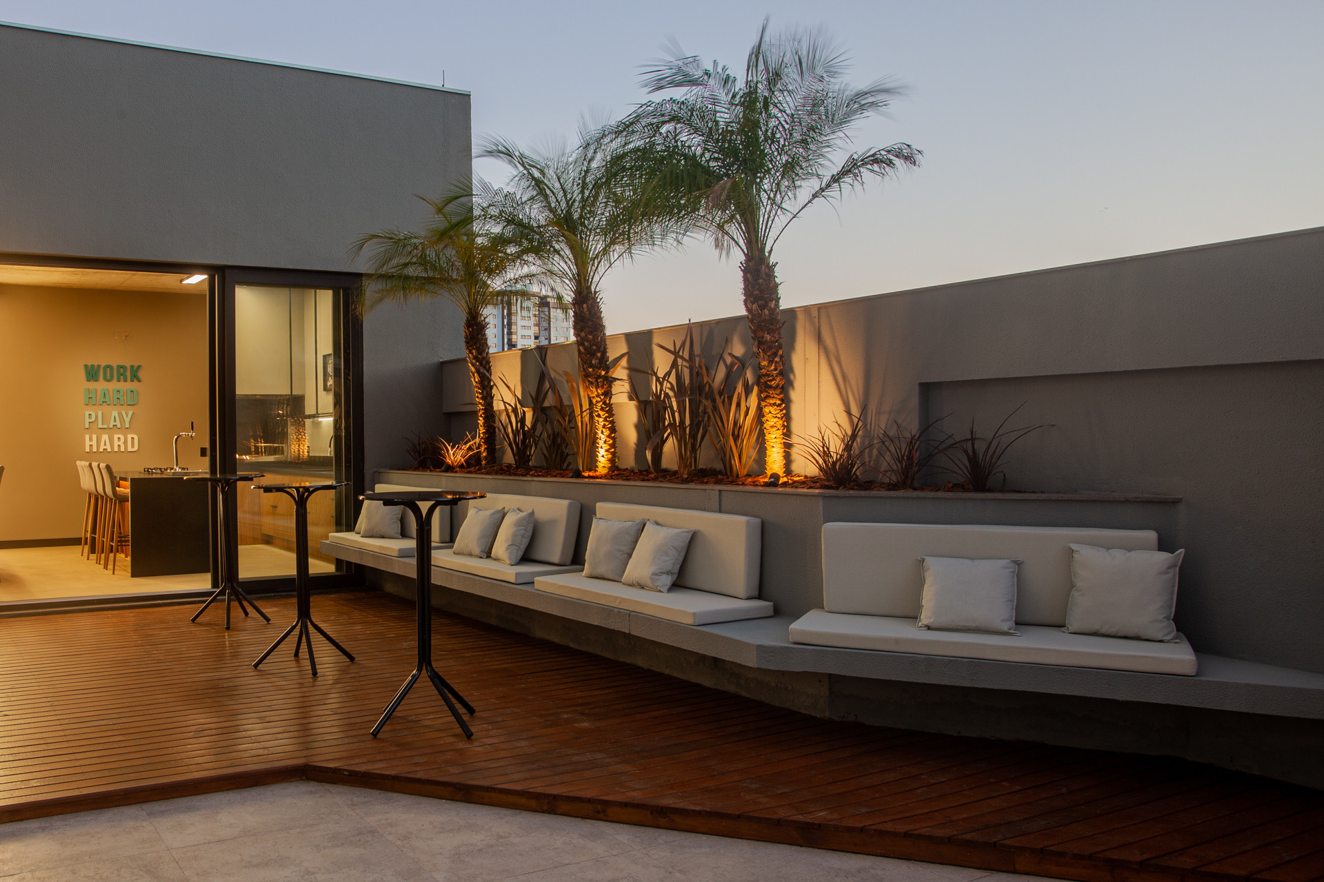 Apartamento 2 quartos sendo 1 suíte para venda no bairro Panazzolo em Caxias do Sul