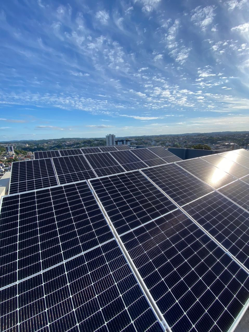 Apartamento 2 quartos sendo 1 suíte para venda no bairro Panazzolo em Caxias do Sul