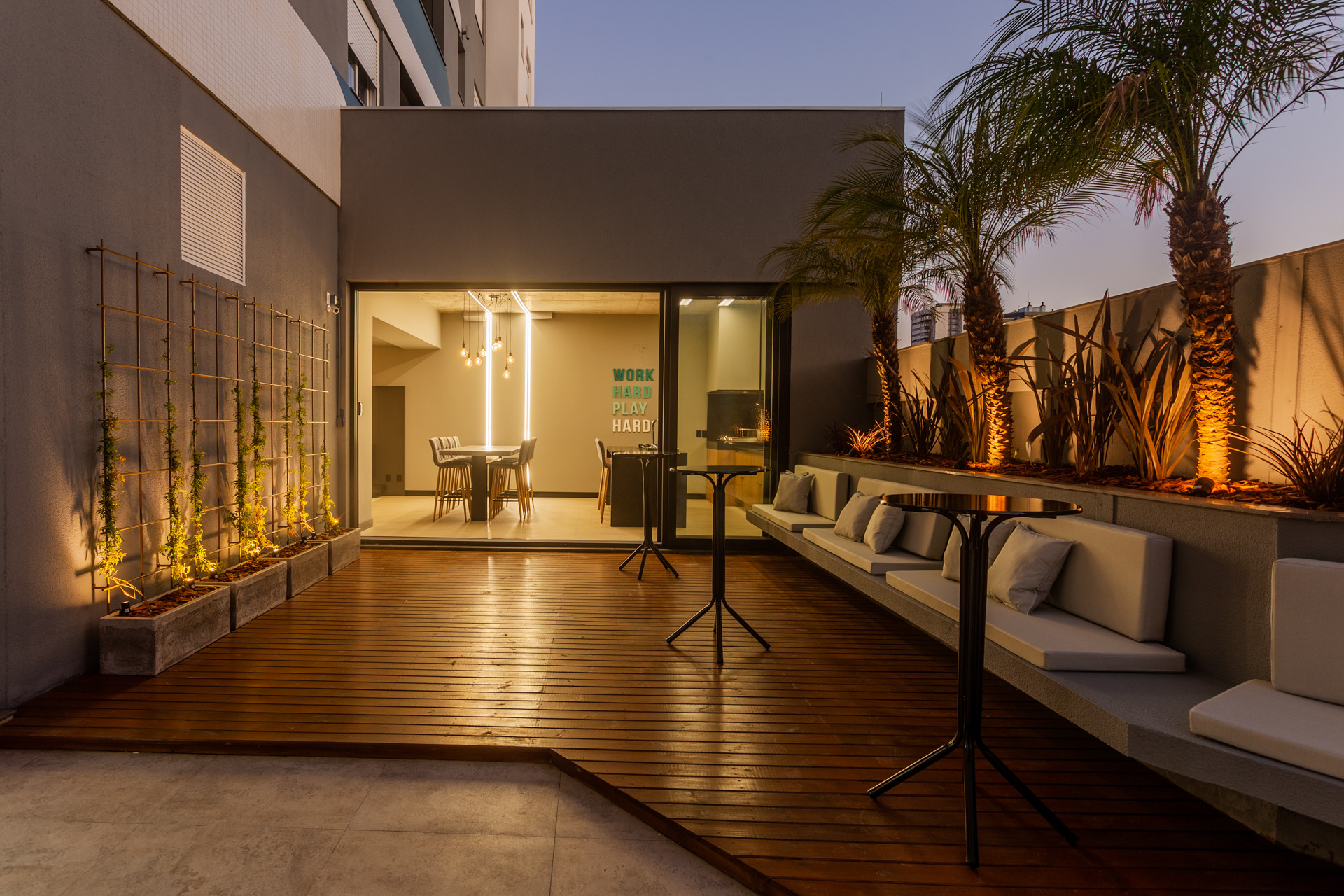 Apartamento 2 quartos sendo 1 suíte para venda no bairro Panazzolo em Caxias do Sul