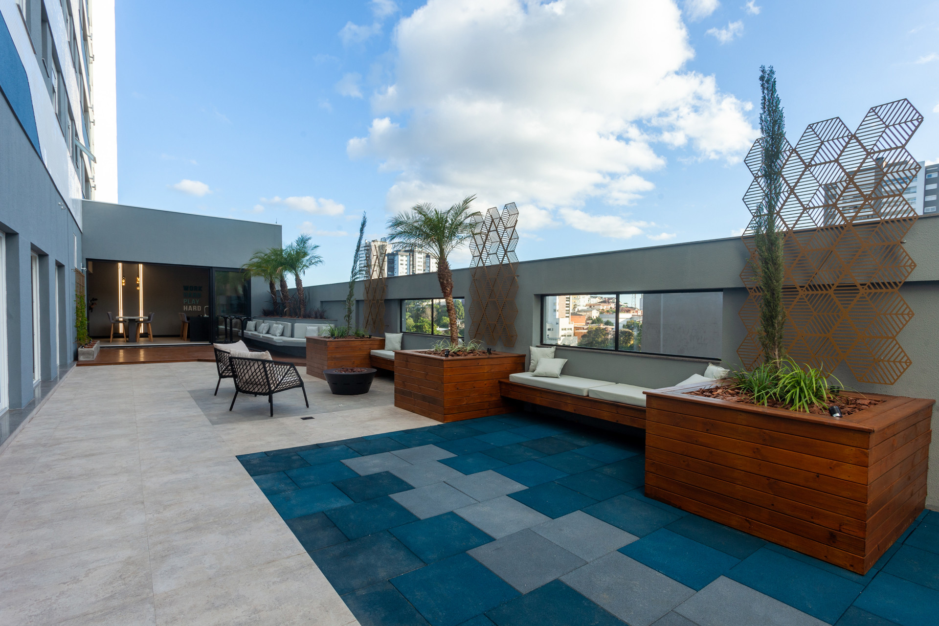 Apartamento 2 quartos sendo 1 suíte para venda no bairro Panazzolo em Caxias do Sul