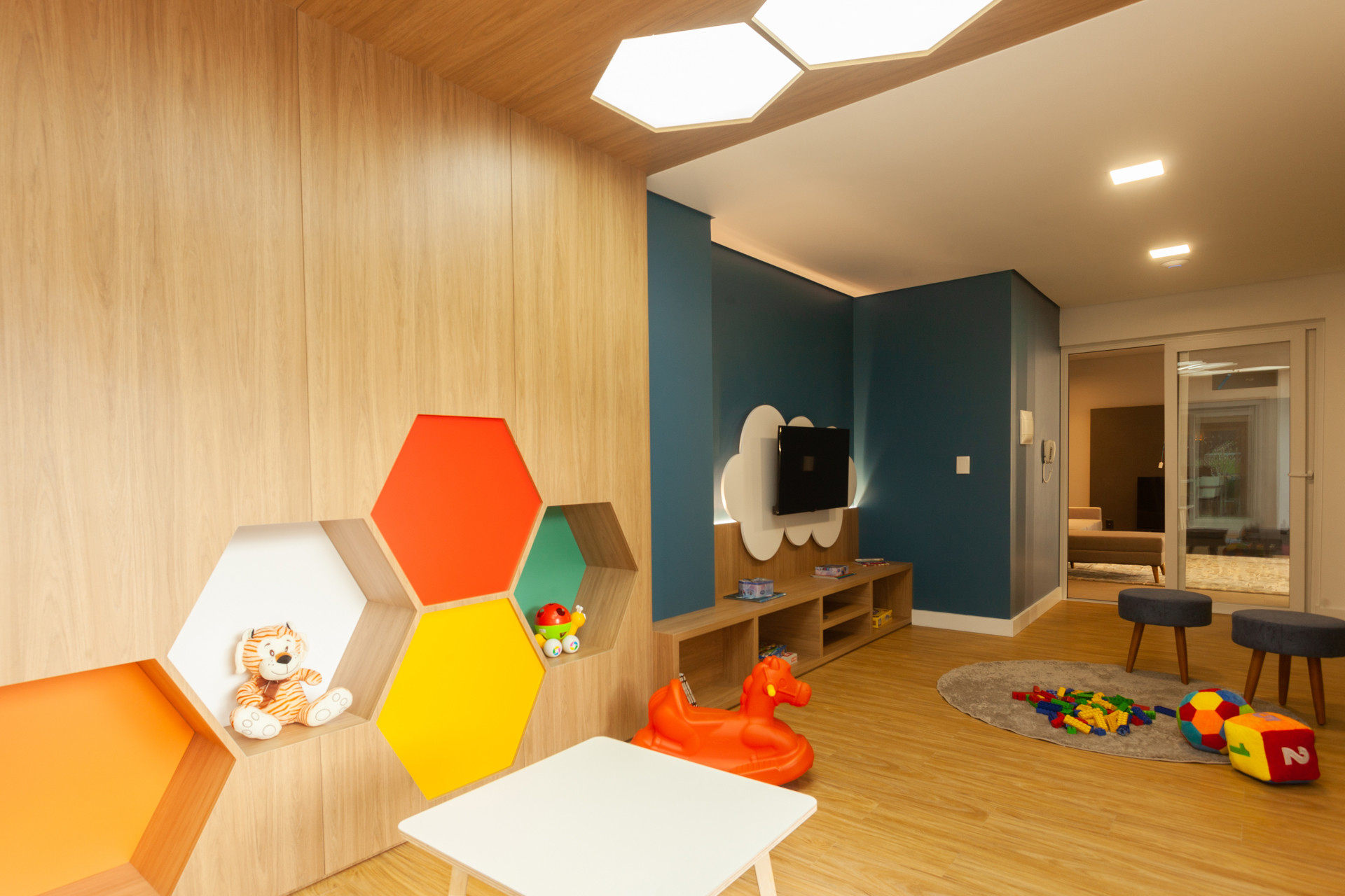 Apartamento 2 quartos sendo 1 suíte para venda no bairro Panazzolo em Caxias do Sul