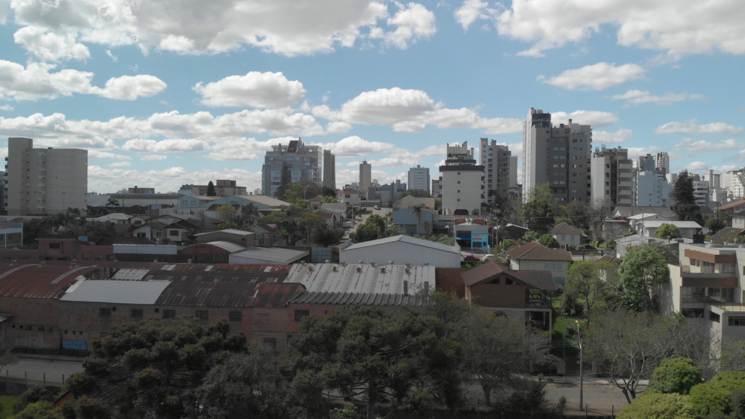 Apartamento 2 quartos sendo 1 suíte para venda no bairro Panazzolo em Caxias do Sul