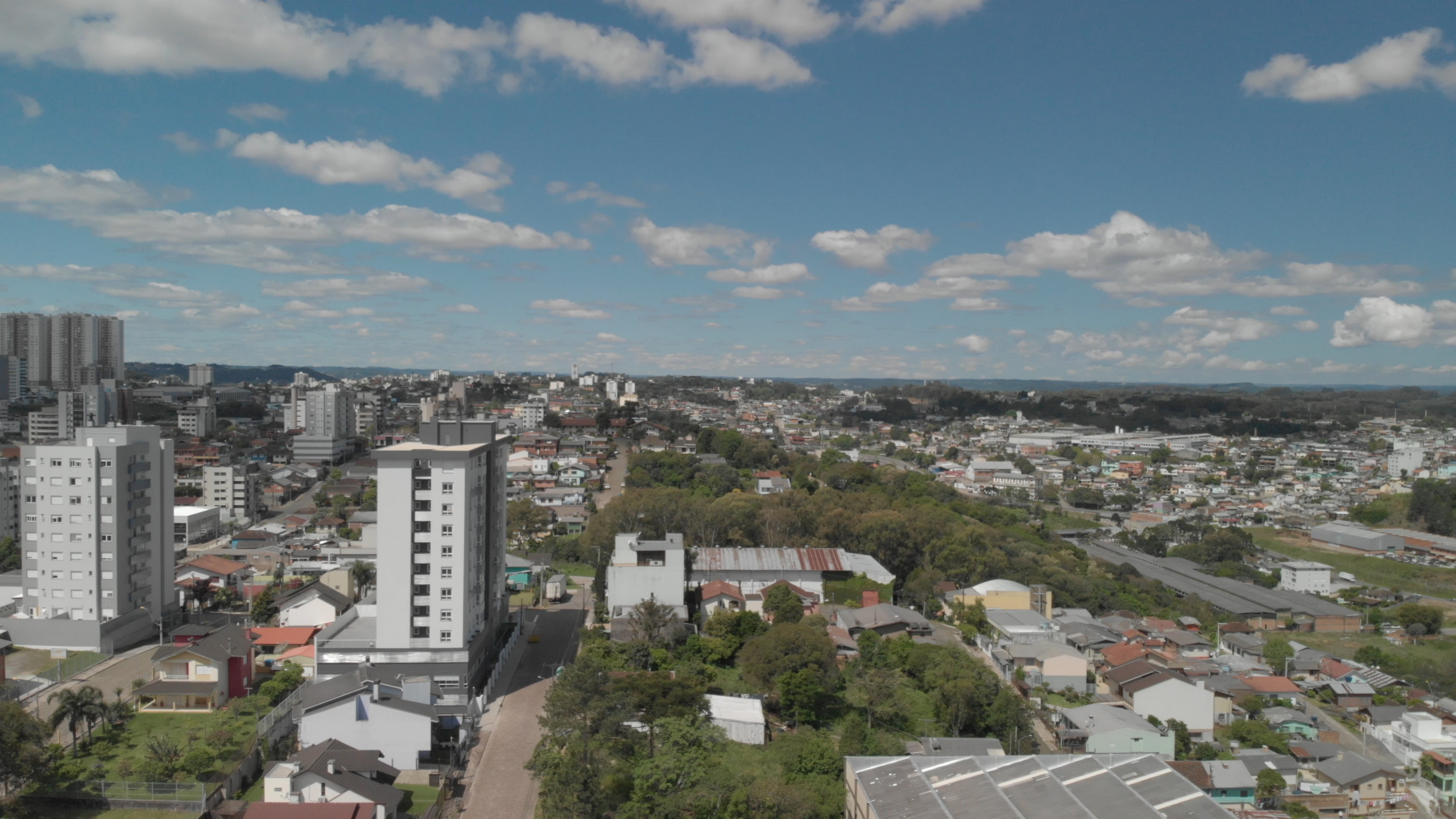 Apartamento 2 quartos sendo 1 suíte para venda no bairro Panazzolo em Caxias do Sul