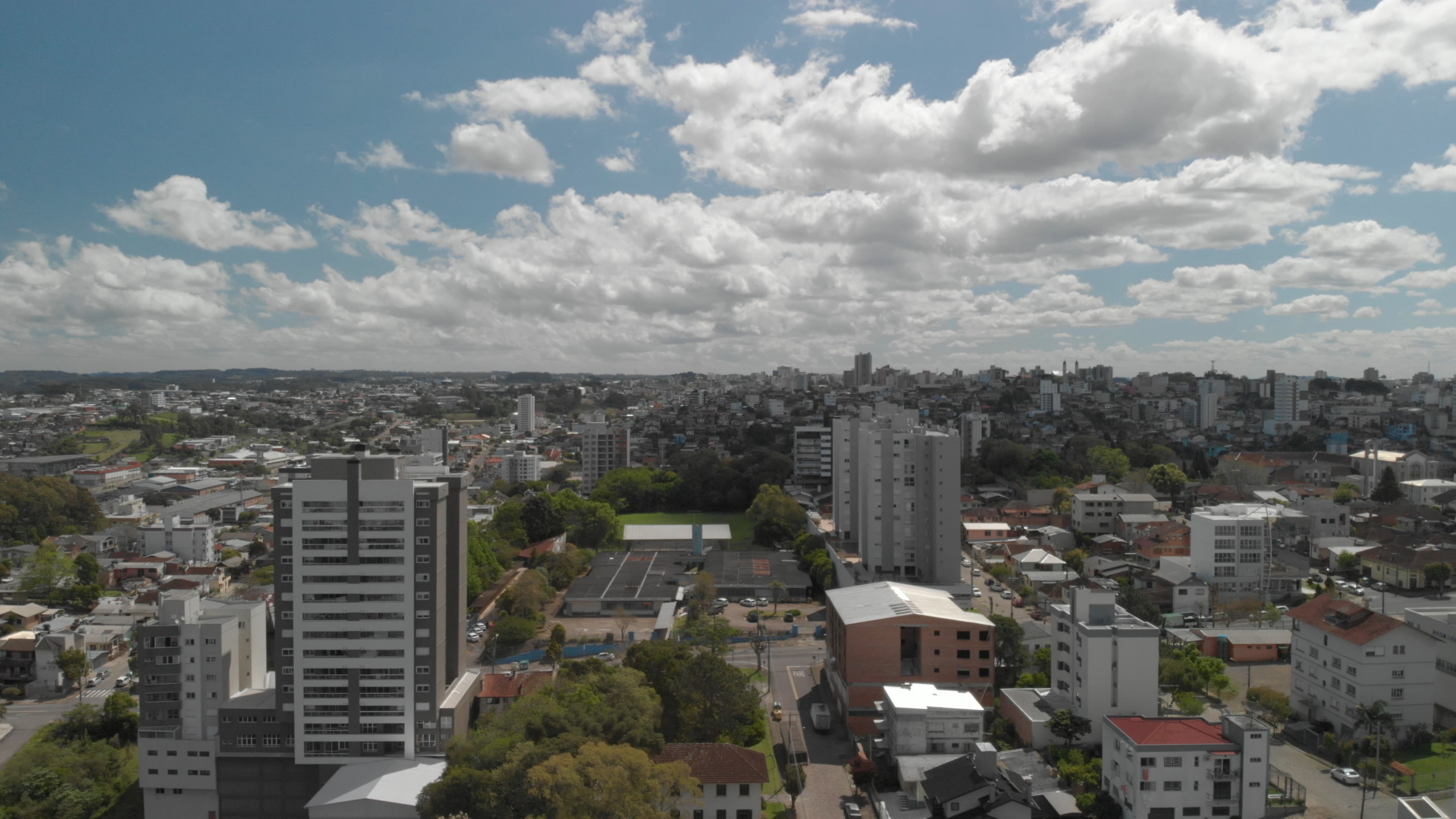 Apartamento 2 quartos sendo 1 suíte para venda no bairro Panazzolo em Caxias do Sul