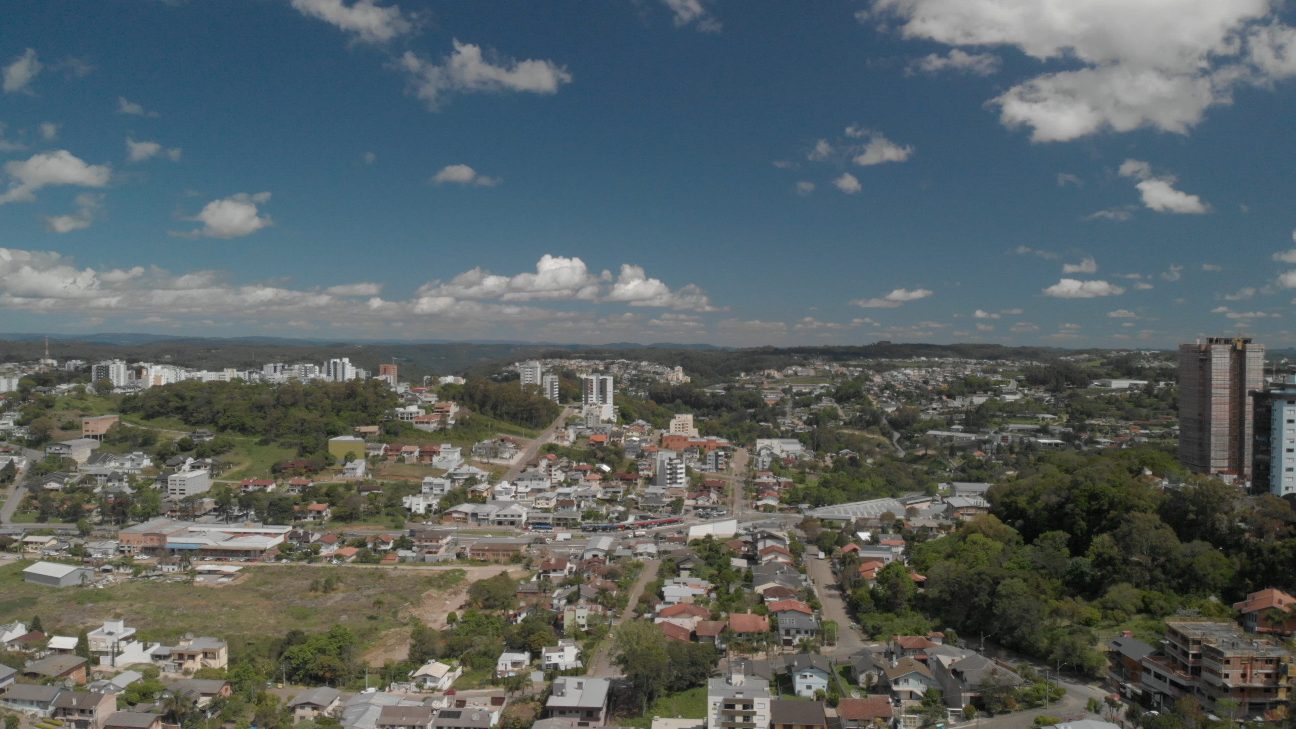 Apartamento 2 quartos sendo 1 suíte para venda no bairro Panazzolo em Caxias do Sul