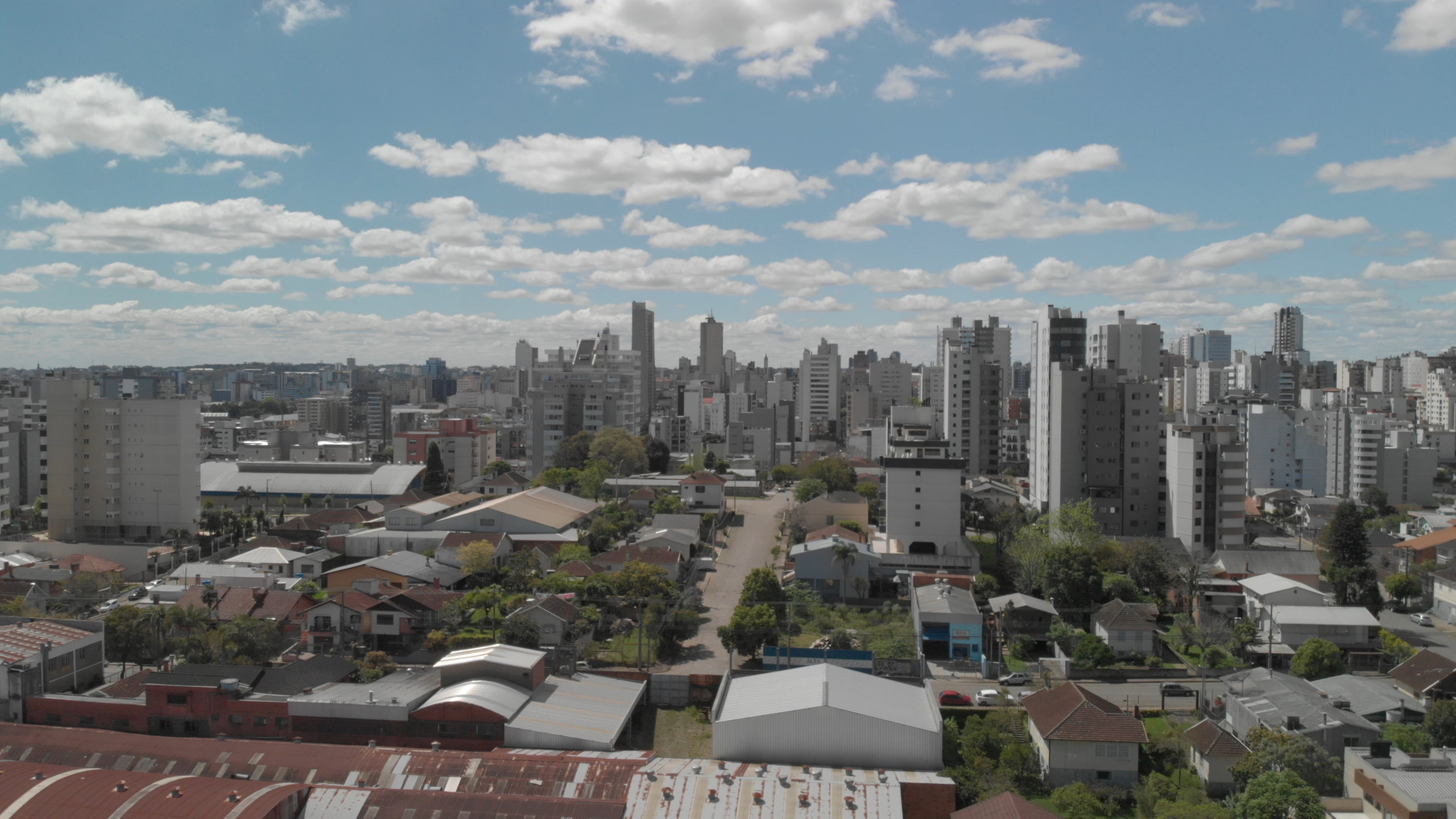 Apartamento 2 quartos sendo 1 suíte para venda no bairro Panazzolo em Caxias do Sul