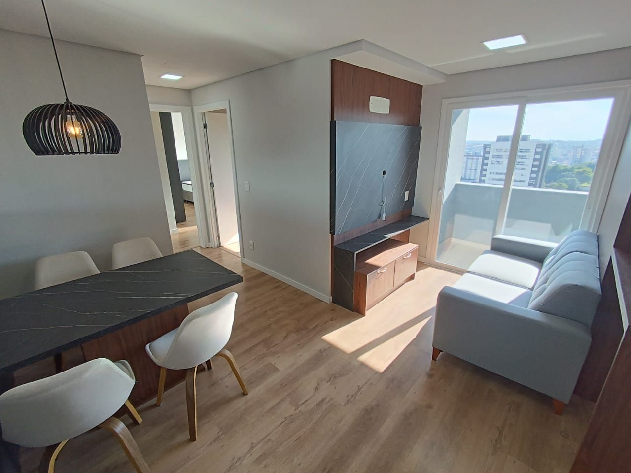 Apartamento 2 quartos sendo 1 suíte para venda no bairro Panazzolo em Caxias do Sul