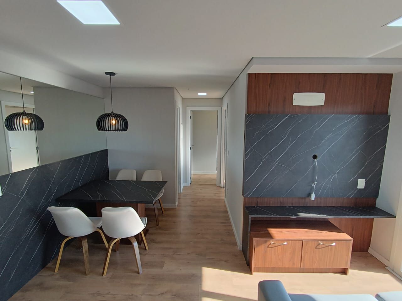 Apartamento 2 quartos sendo 1 suíte para venda no bairro Panazzolo em Caxias do Sul