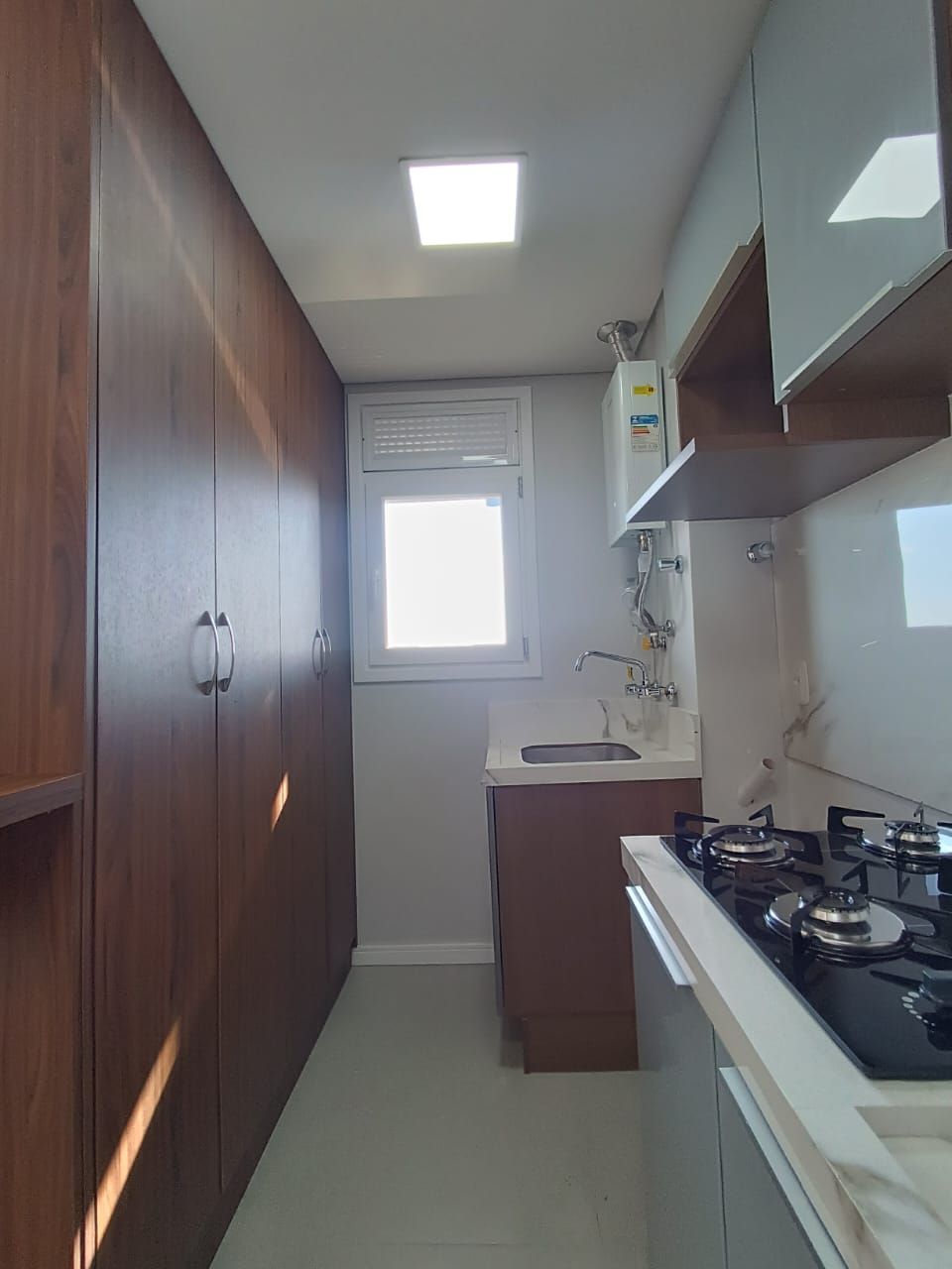 Apartamento 2 quartos sendo 1 suíte para venda no bairro Panazzolo em Caxias do Sul