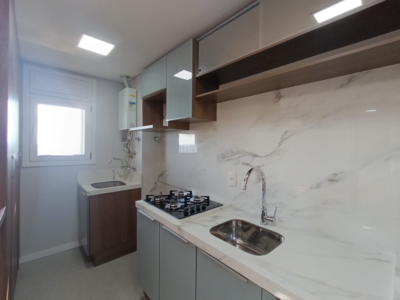 Apartamento 2 quartos sendo 1 suíte para venda no bairro Panazzolo em Caxias do Sul