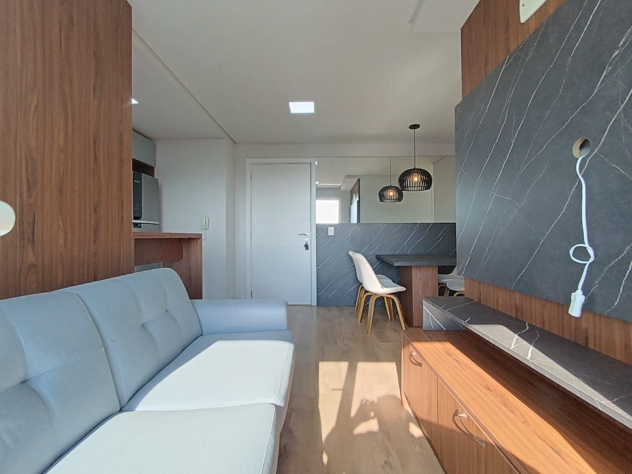 Apartamento 2 quartos sendo 1 suíte para venda no bairro Panazzolo em Caxias do Sul