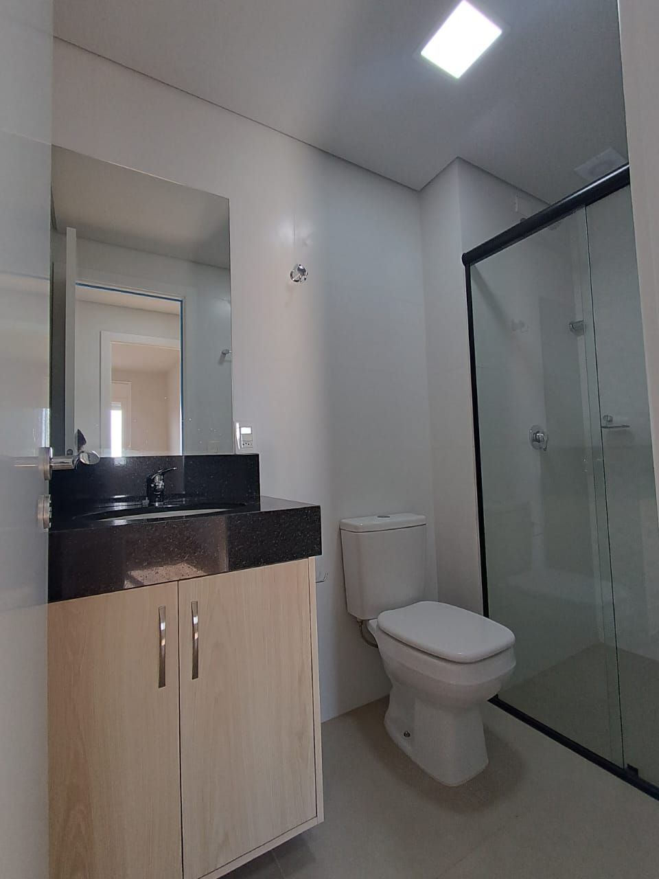 Apartamento 2 quartos sendo 1 suíte para venda no bairro Panazzolo em Caxias do Sul