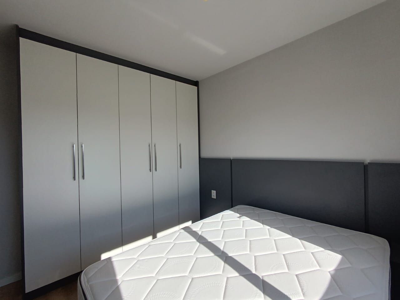 Apartamento 2 quartos sendo 1 suíte para venda no bairro Panazzolo em Caxias do Sul