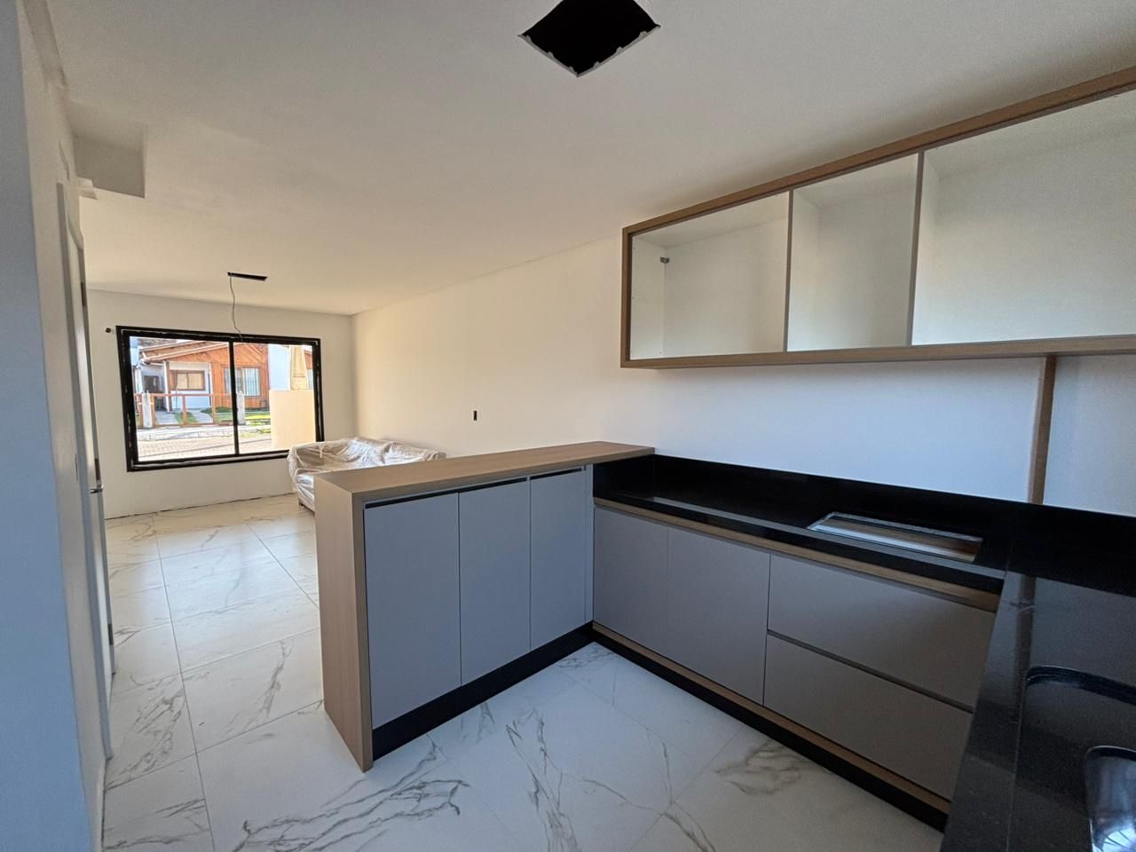 Sobrado Duplex 2 quartos sendo 2 suítes para venda no bairro Morada Das Palmeiras em Torres