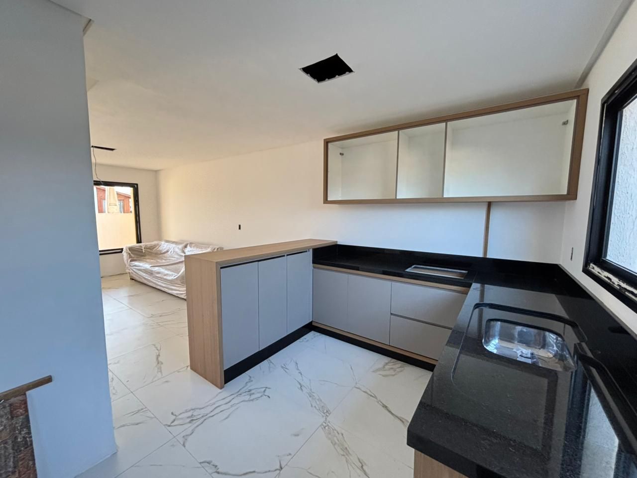 Sobrado Duplex 2 quartos sendo 2 suítes para venda no bairro Morada Das Palmeiras em Torres