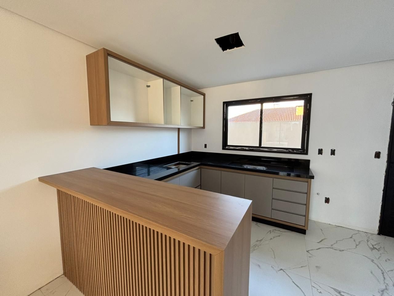 Sobrado Duplex 2 quartos sendo 2 suítes para venda no bairro Morada Das Palmeiras em Torres