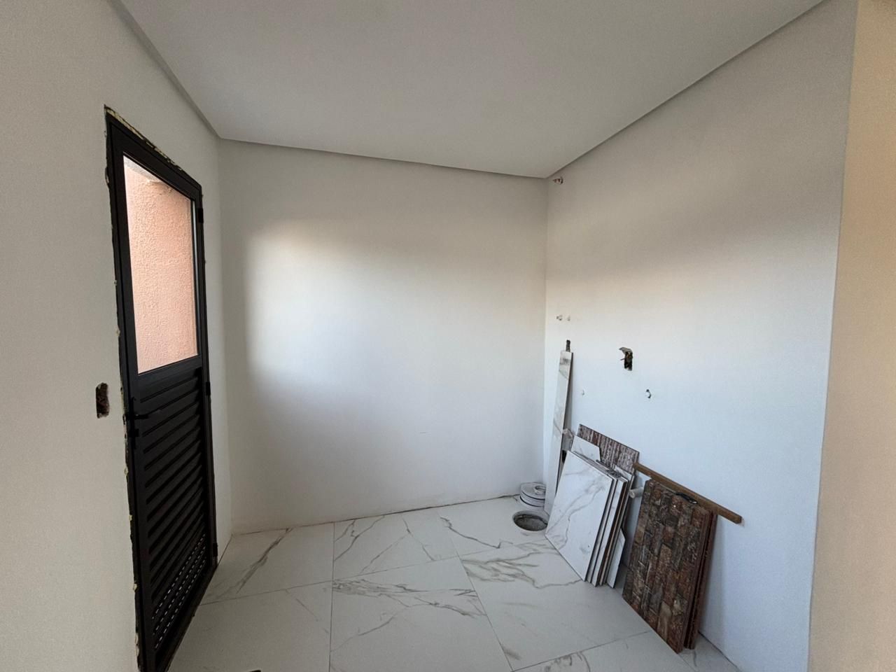 Sobrado Duplex 2 quartos sendo 2 suítes para venda no bairro Morada Das Palmeiras em Torres