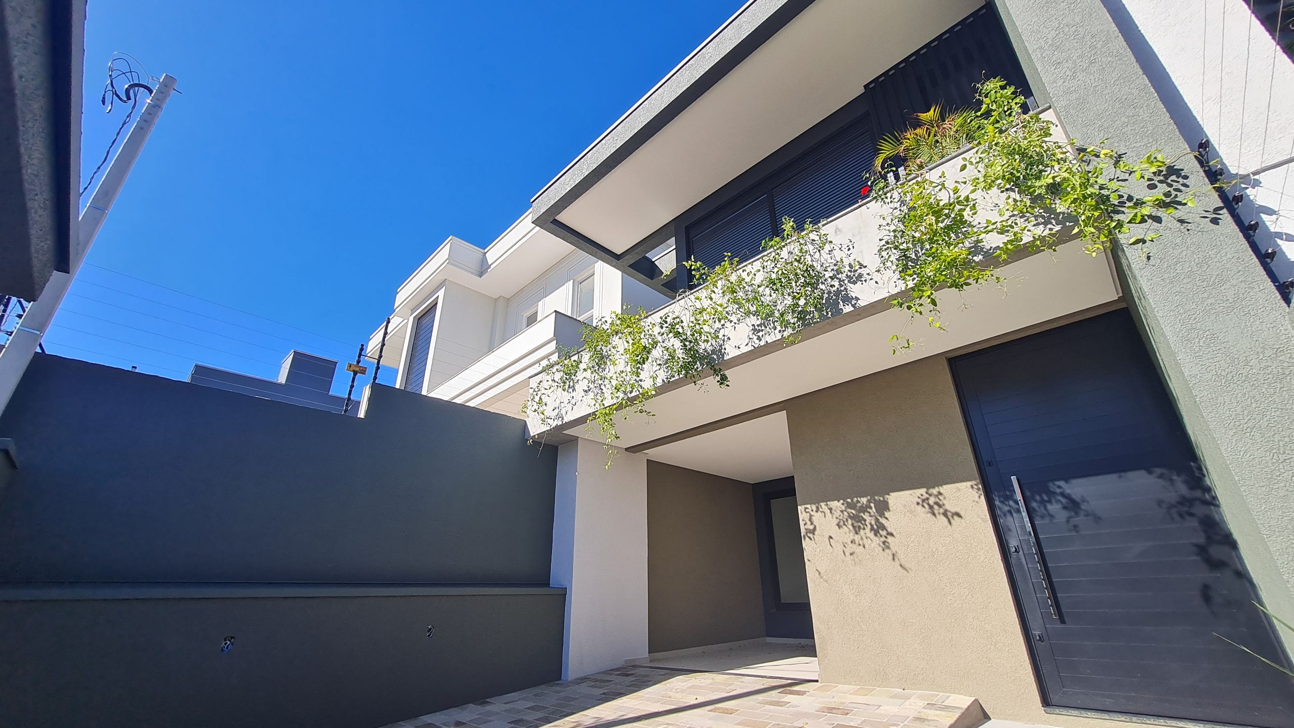 Sobrado Duplex 3 quartos sendo 1 suíte para venda no bairro Cidade Nova em Passo Fundo