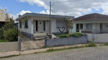 Casa 3 quartos sendo 1 suíte para venda no bairro Petrópolis em Caxias do Sul