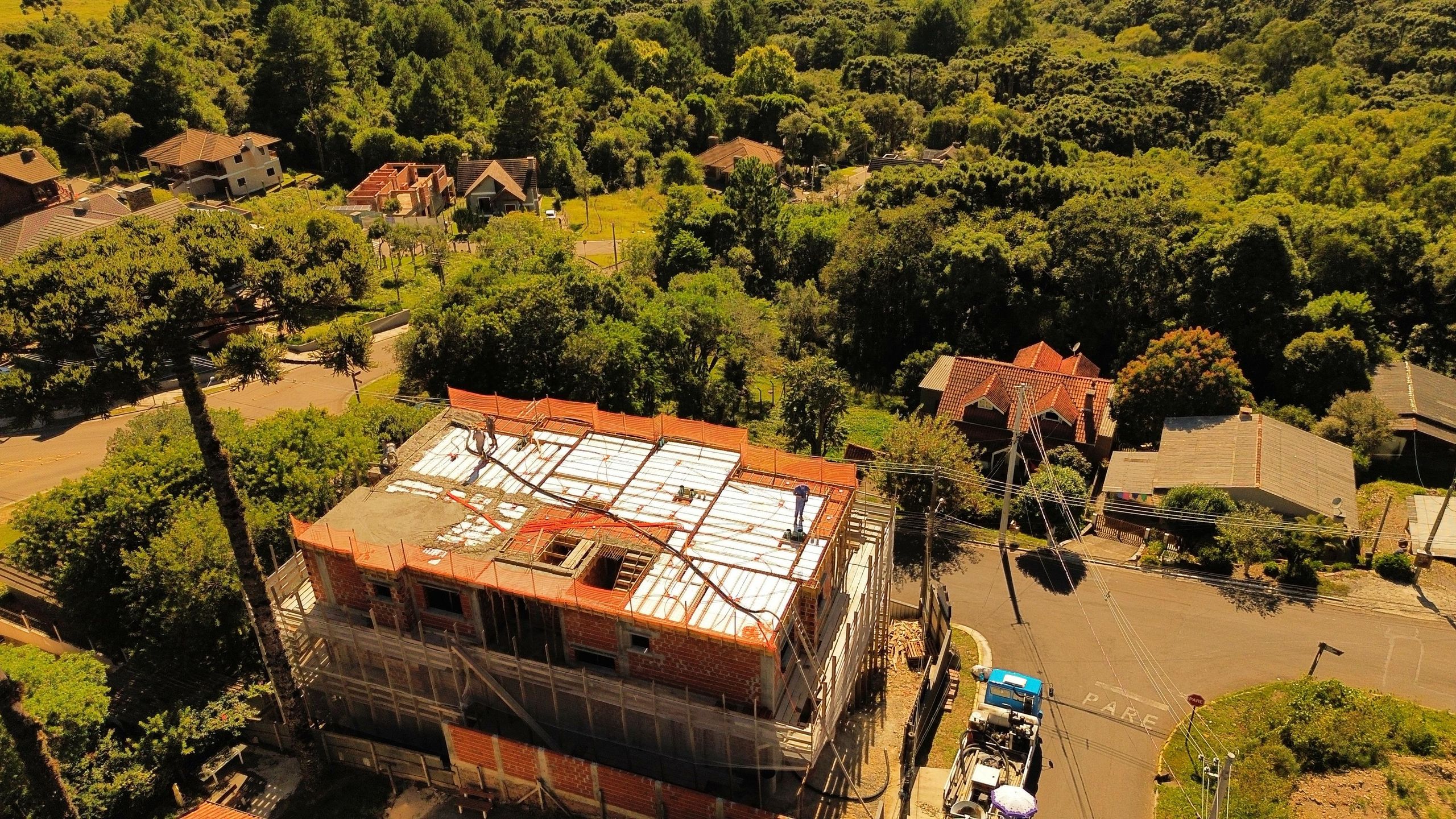 Apartamento 2 quartos sendo 2 suítes para venda no bairro Carniel em Gramado