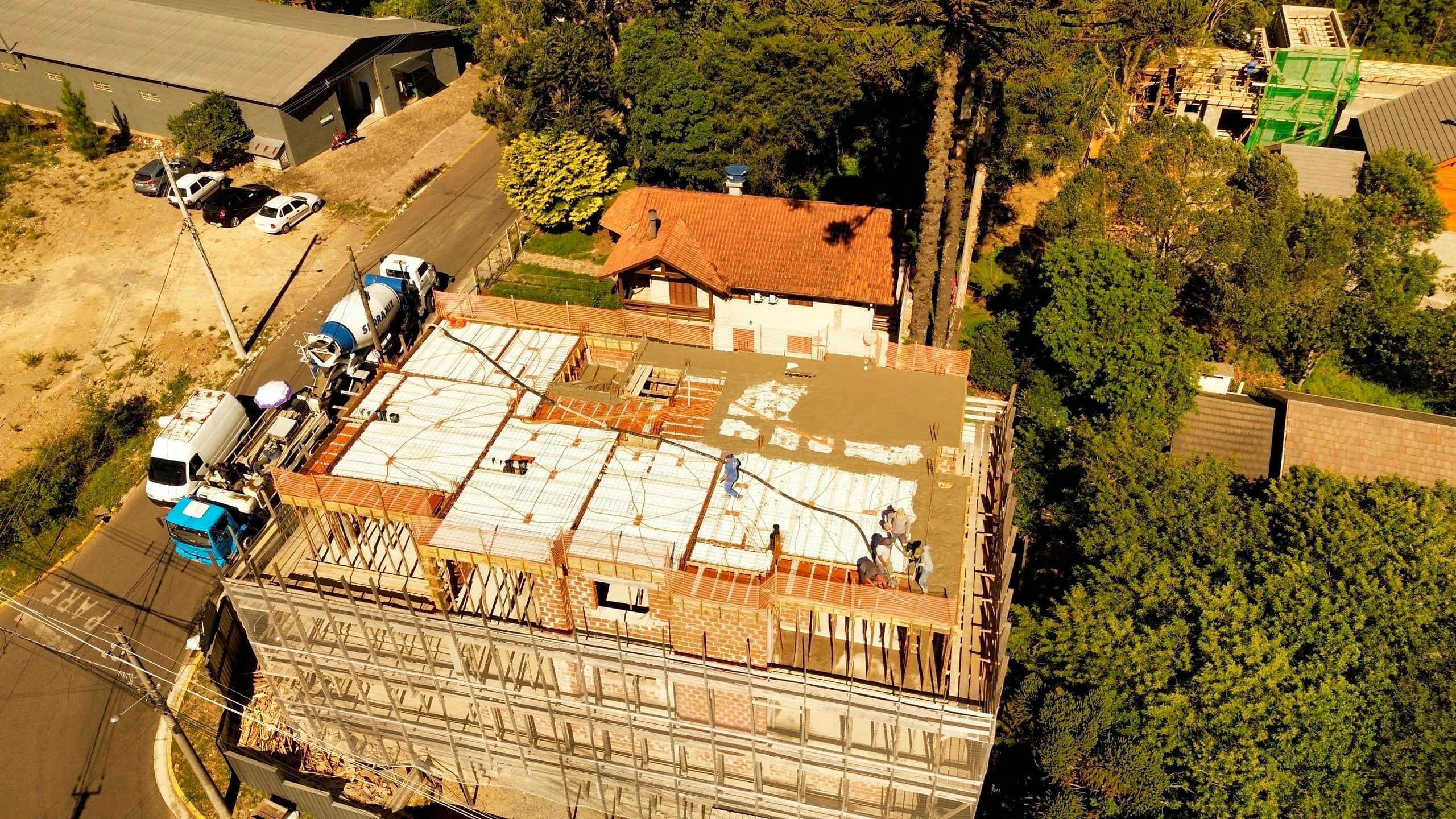 Apartamento 2 quartos sendo 2 suítes para venda no bairro Carniel em Gramado