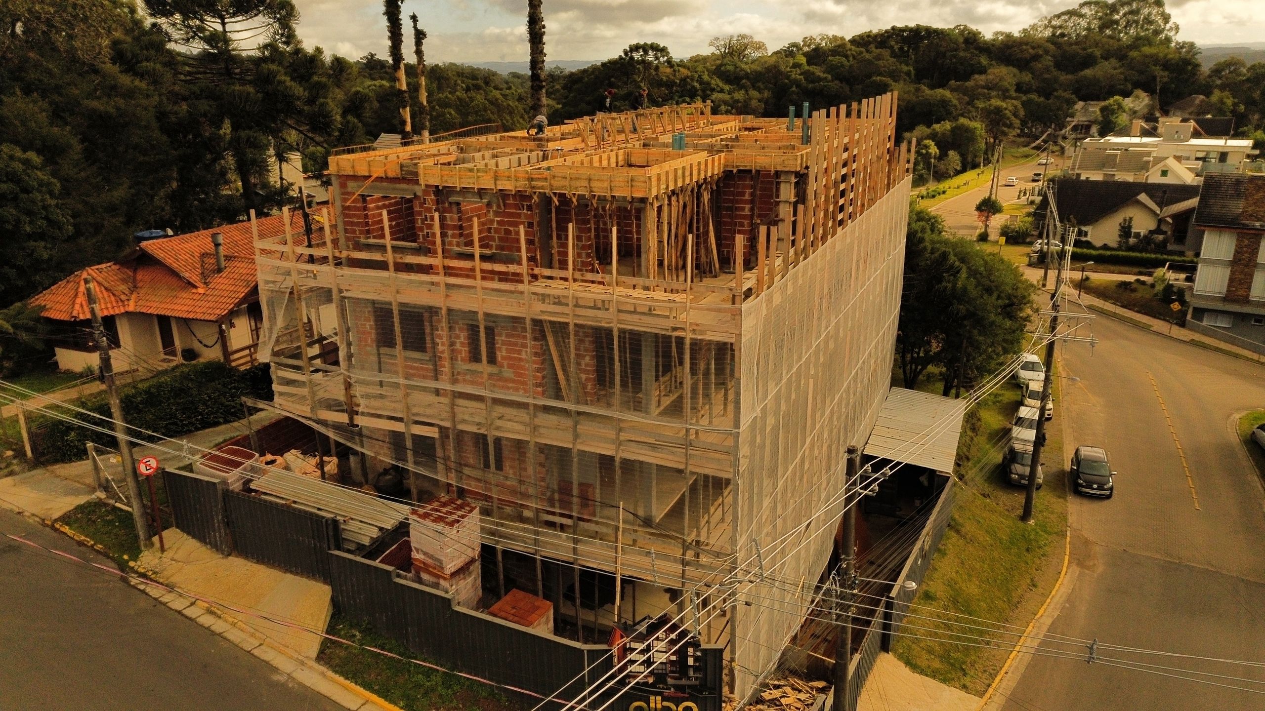 Apartamento 2 quartos sendo 2 suítes para venda no bairro Carniel em Gramado