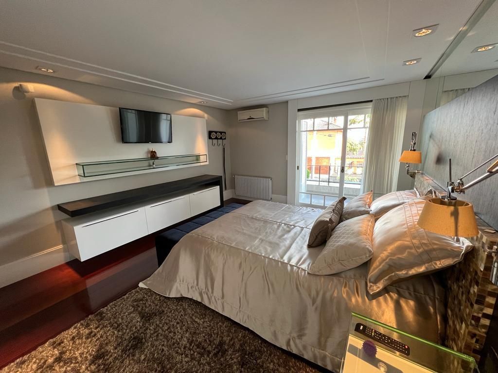 Casa 4 quartos sendo 1 suíte para venda no bairro Peterlongo em Garibaldi