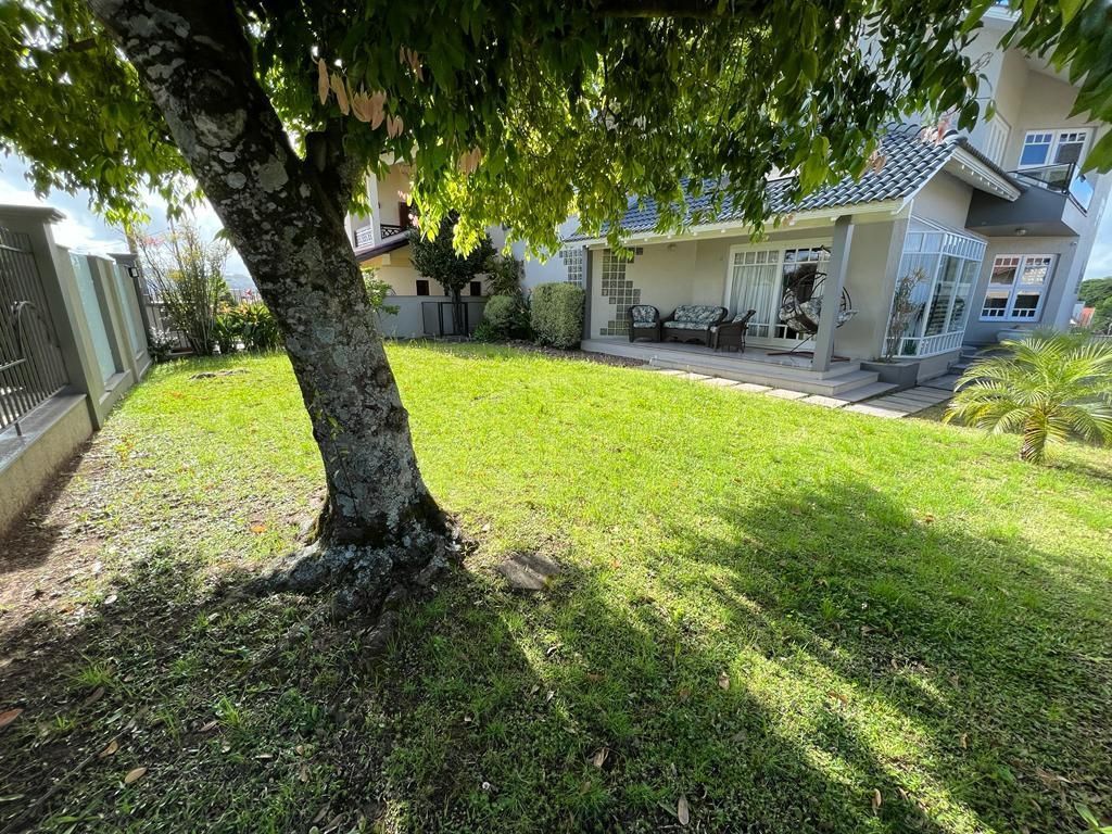 Casa 4 quartos sendo 1 suíte para venda no bairro Peterlongo em Garibaldi