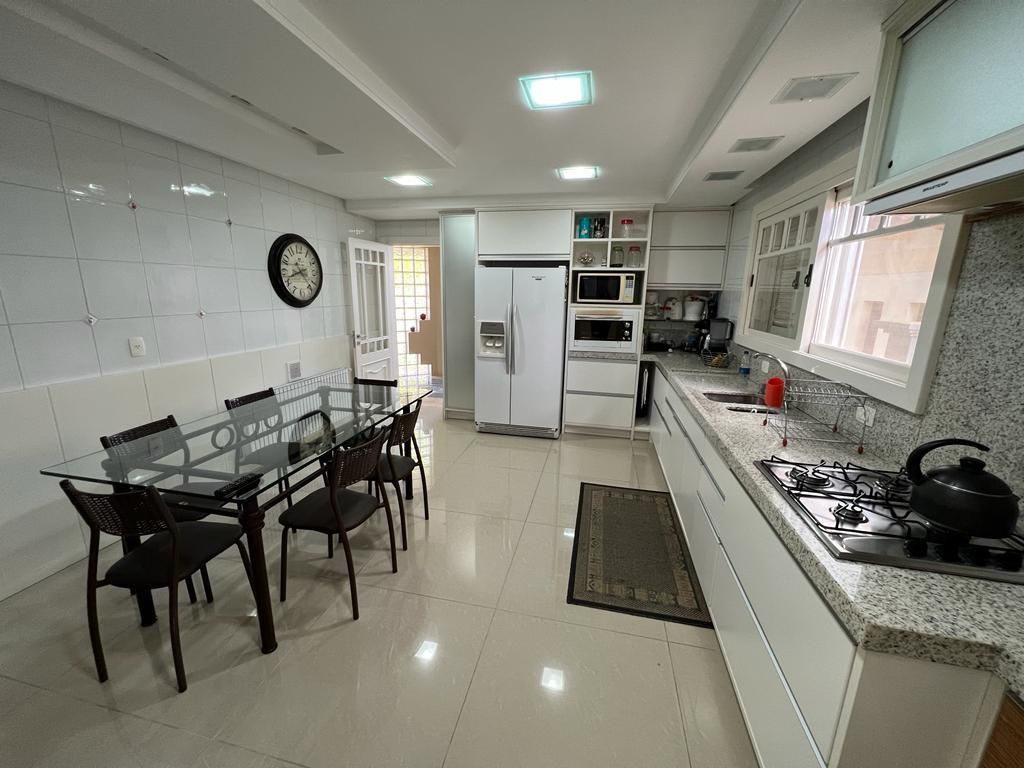 Casa 4 quartos sendo 1 suíte para venda no bairro Peterlongo em Garibaldi