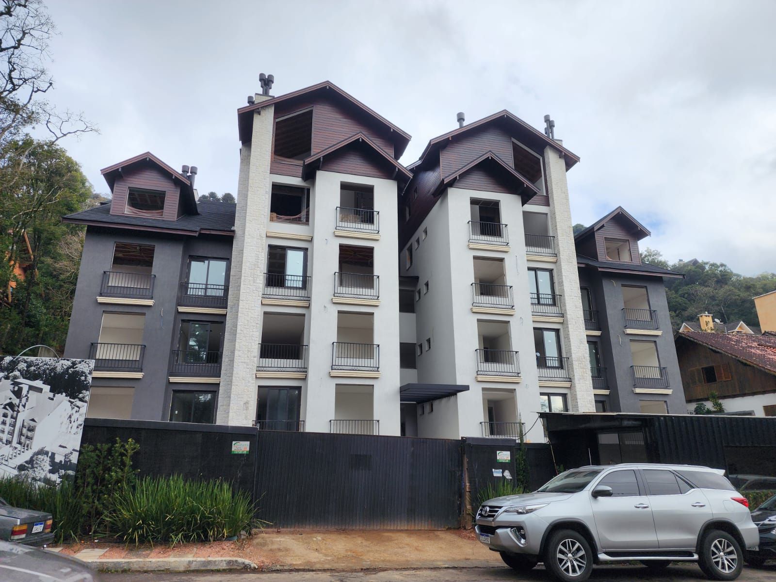 Apartamento para venda no bairro Planalto em Gramado