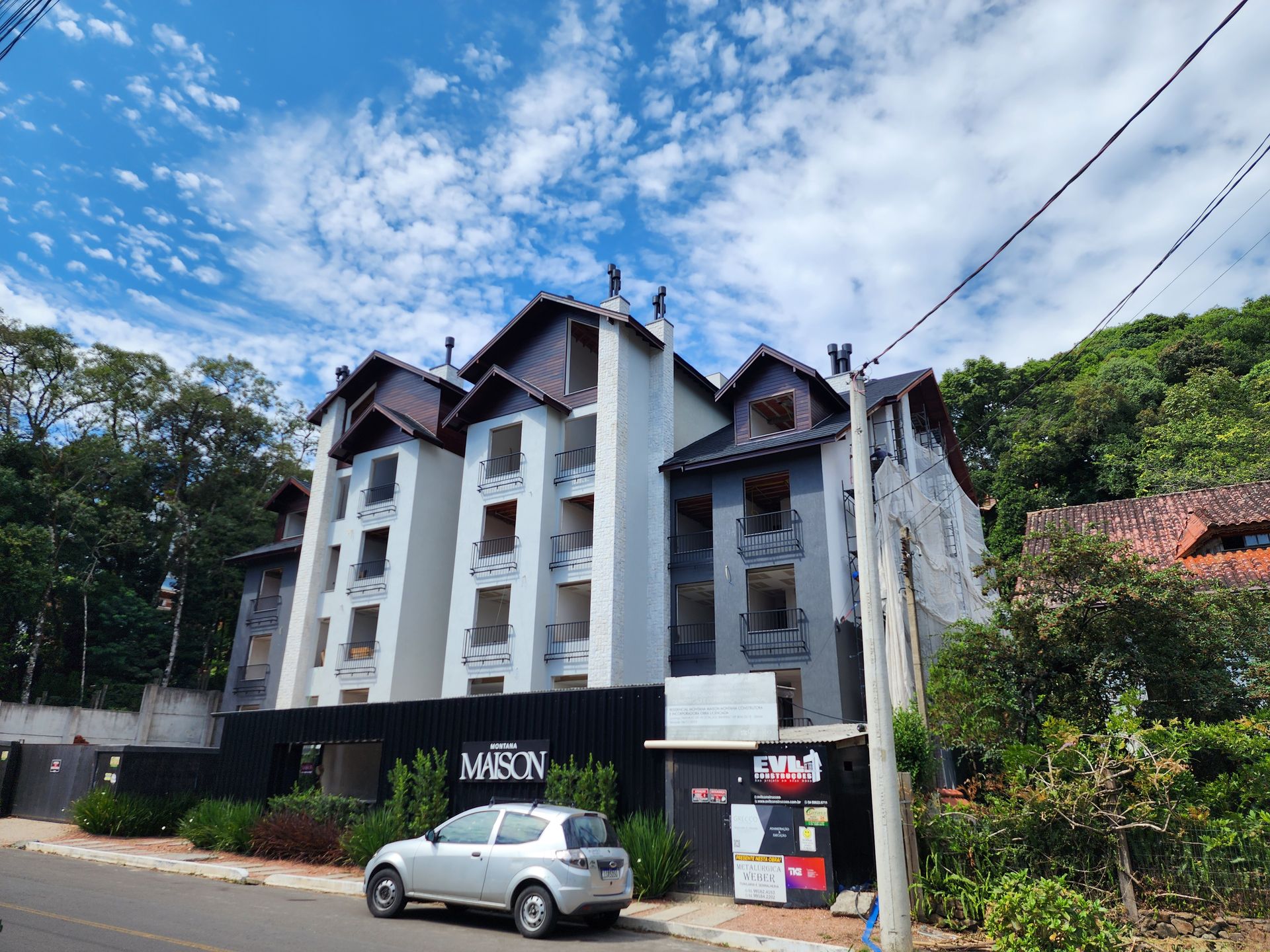 Apartamento 2 quartos sendo 2 suítes para venda no bairro Planalto em Gramado