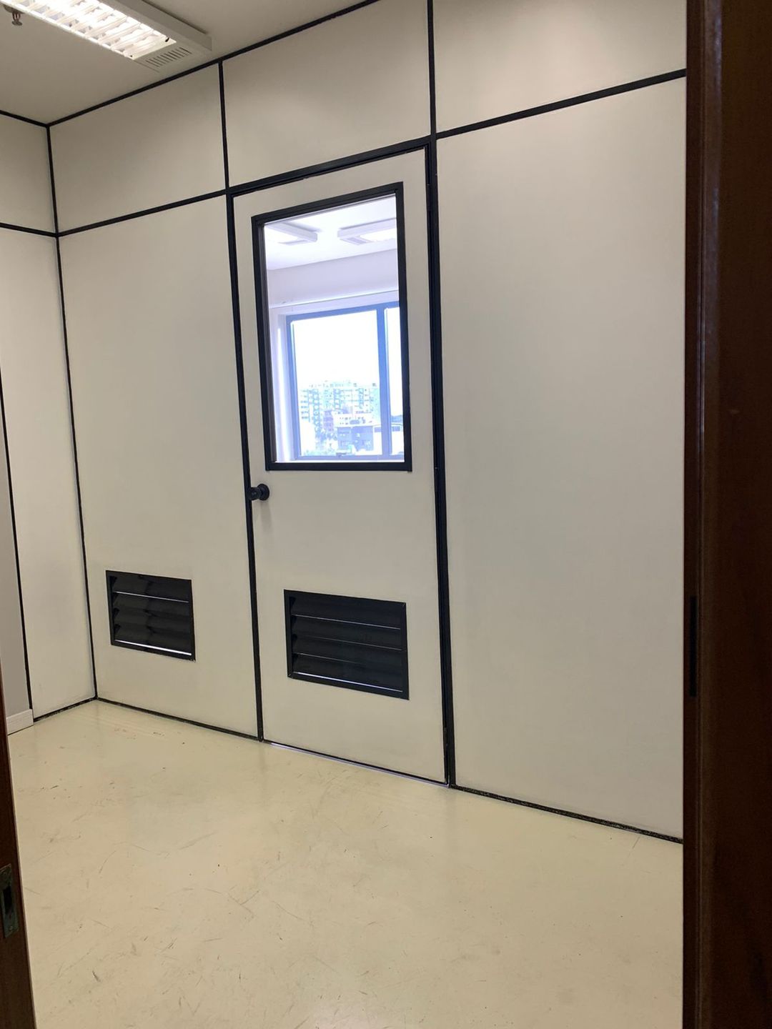 Sala Comercial Aérea para venda no bairro Menino Deus em Porto Alegre