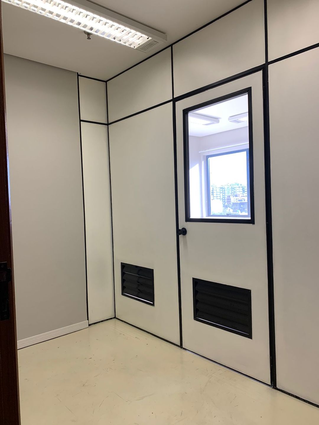 Sala Comercial Aérea para venda no bairro Menino Deus em Porto Alegre