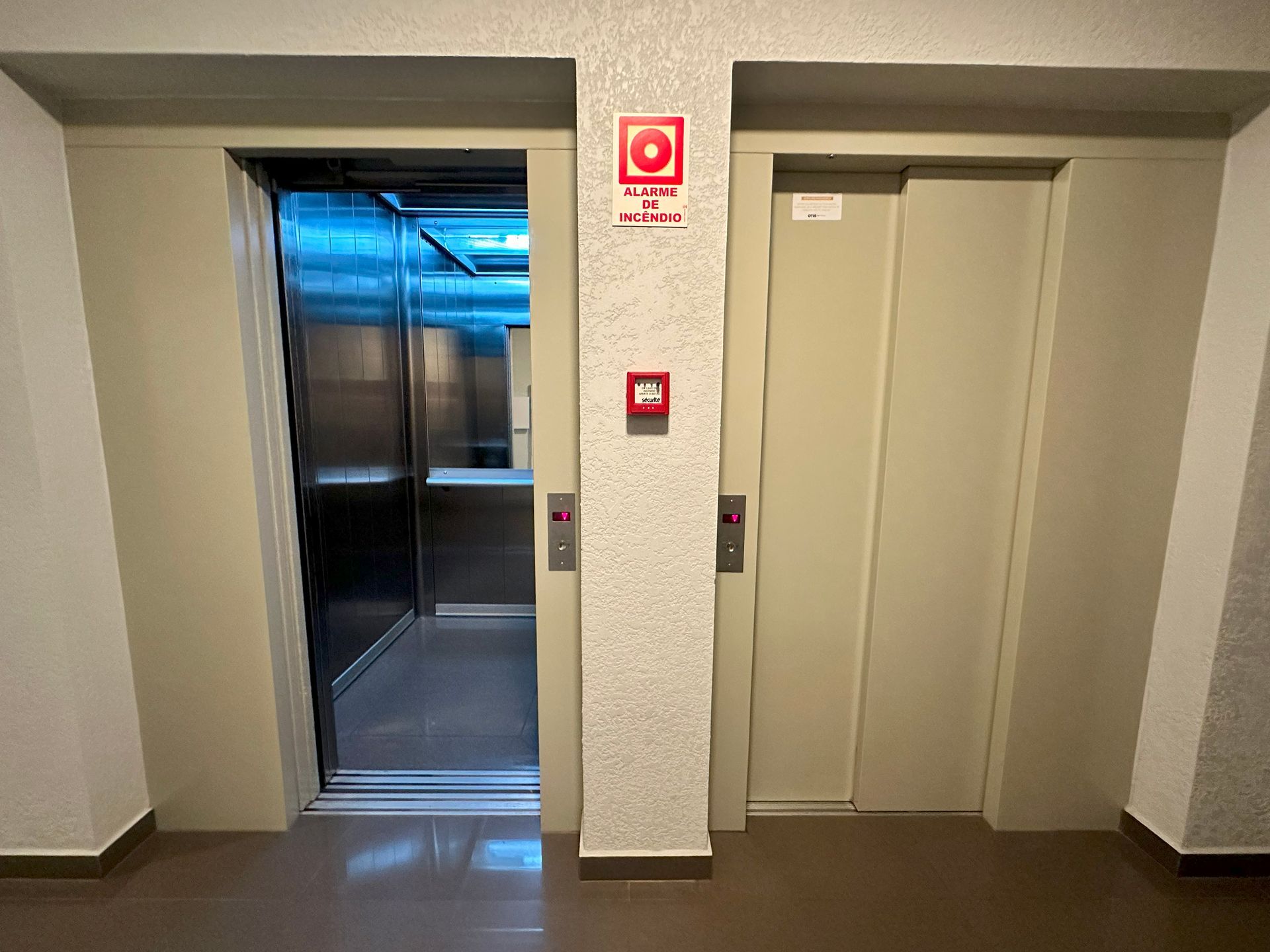 Apartamento 3 quartos sendo 1 suíte para venda no bairro Cristo Redentor em Caxias do Sul