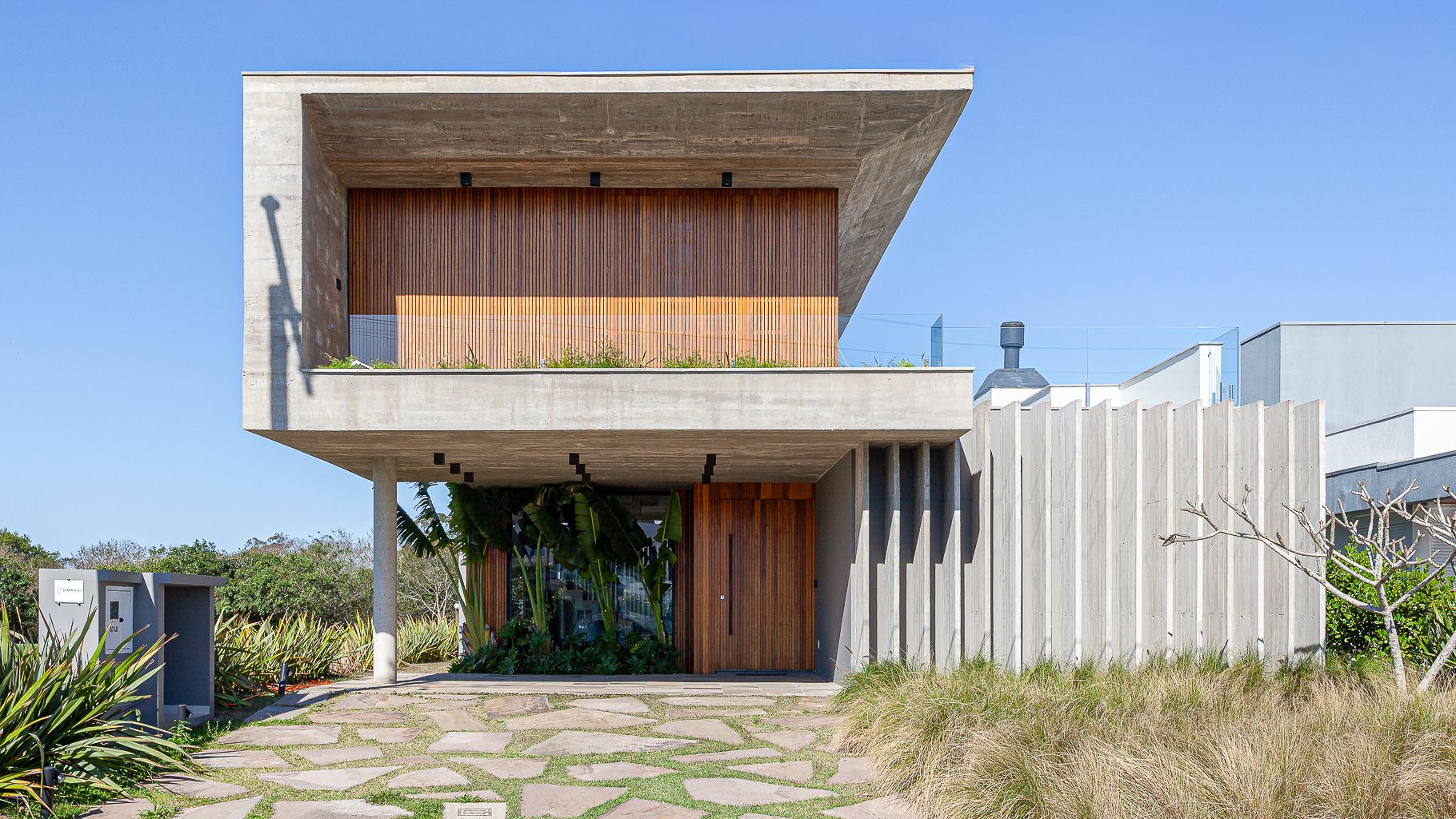 Casa 4 quartos sendo 4 suítes para venda no bairro Centenário em Torres