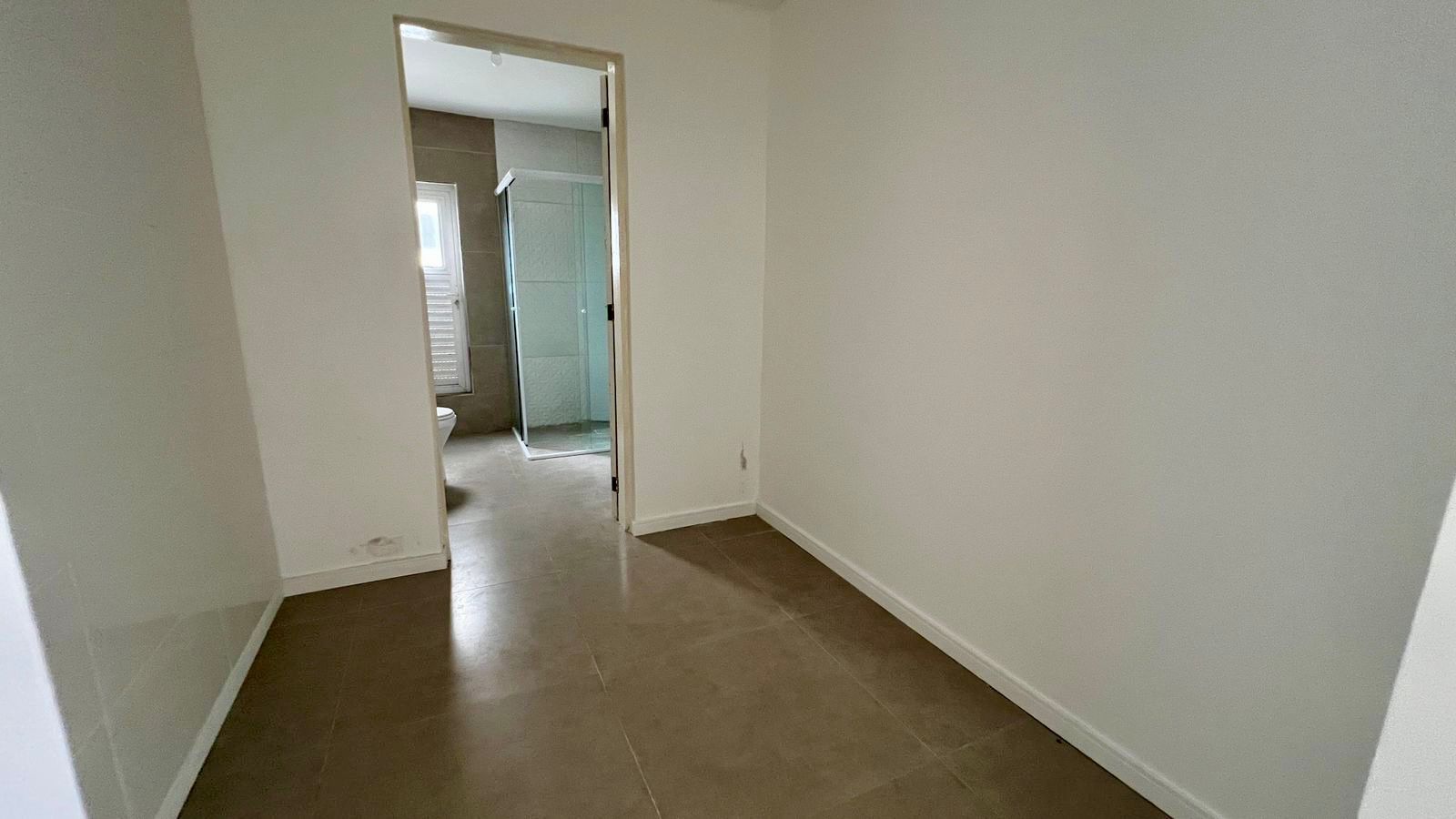 Casa 2 quartos sendo 1 suíte para venda no bairro Vila Nova em Novo Hamburgo