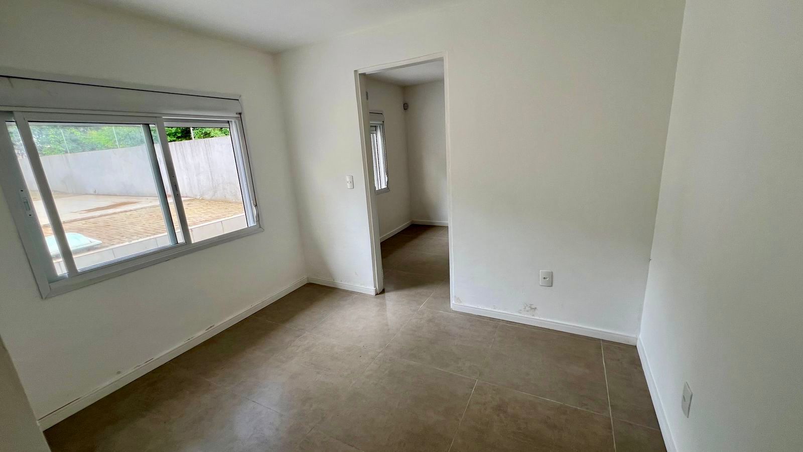 Casa 2 quartos sendo 1 suíte para venda no bairro Vila Nova em Novo Hamburgo