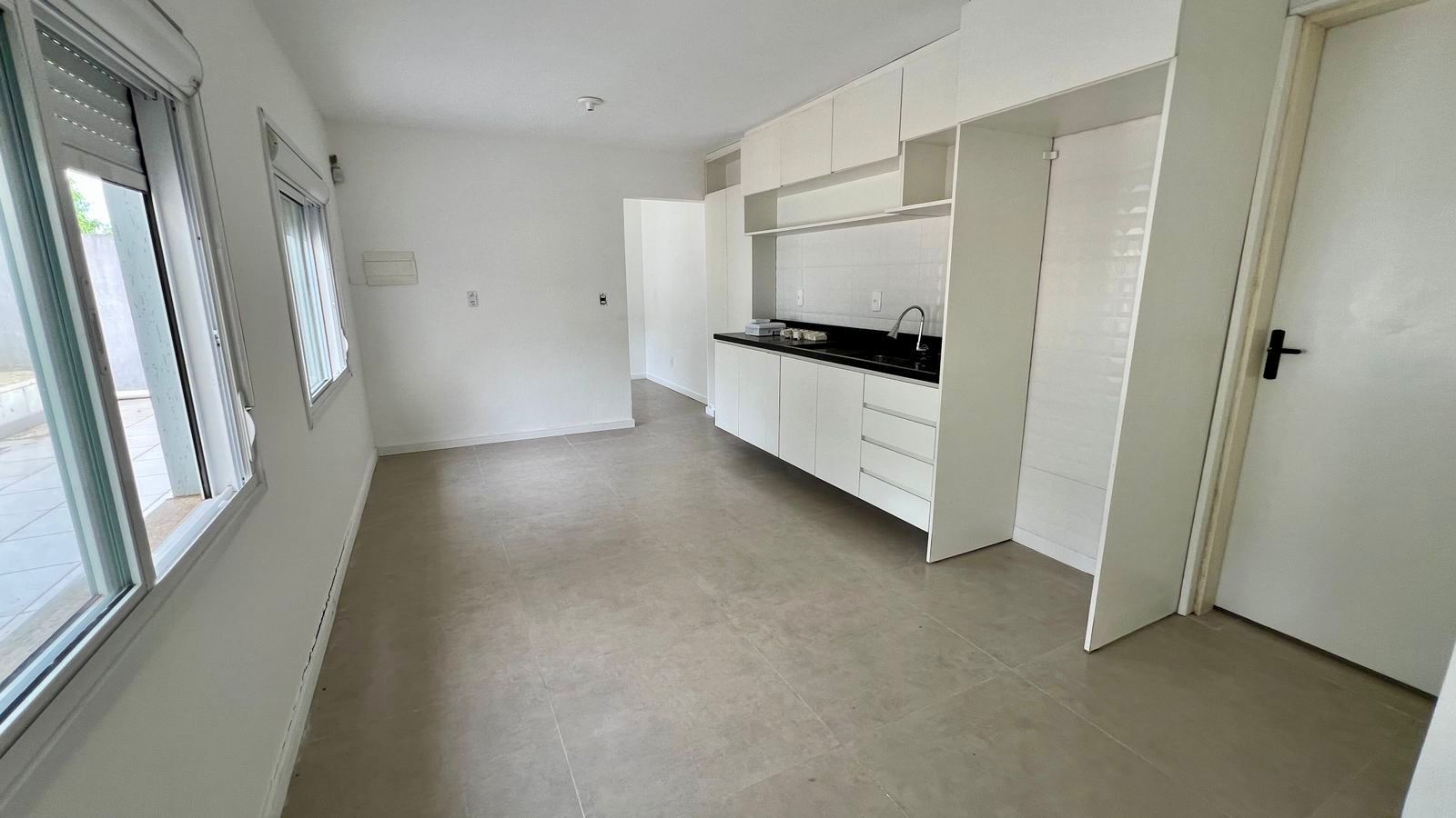 Casa 2 quartos sendo 1 suíte para venda no bairro Vila Nova em Novo Hamburgo
