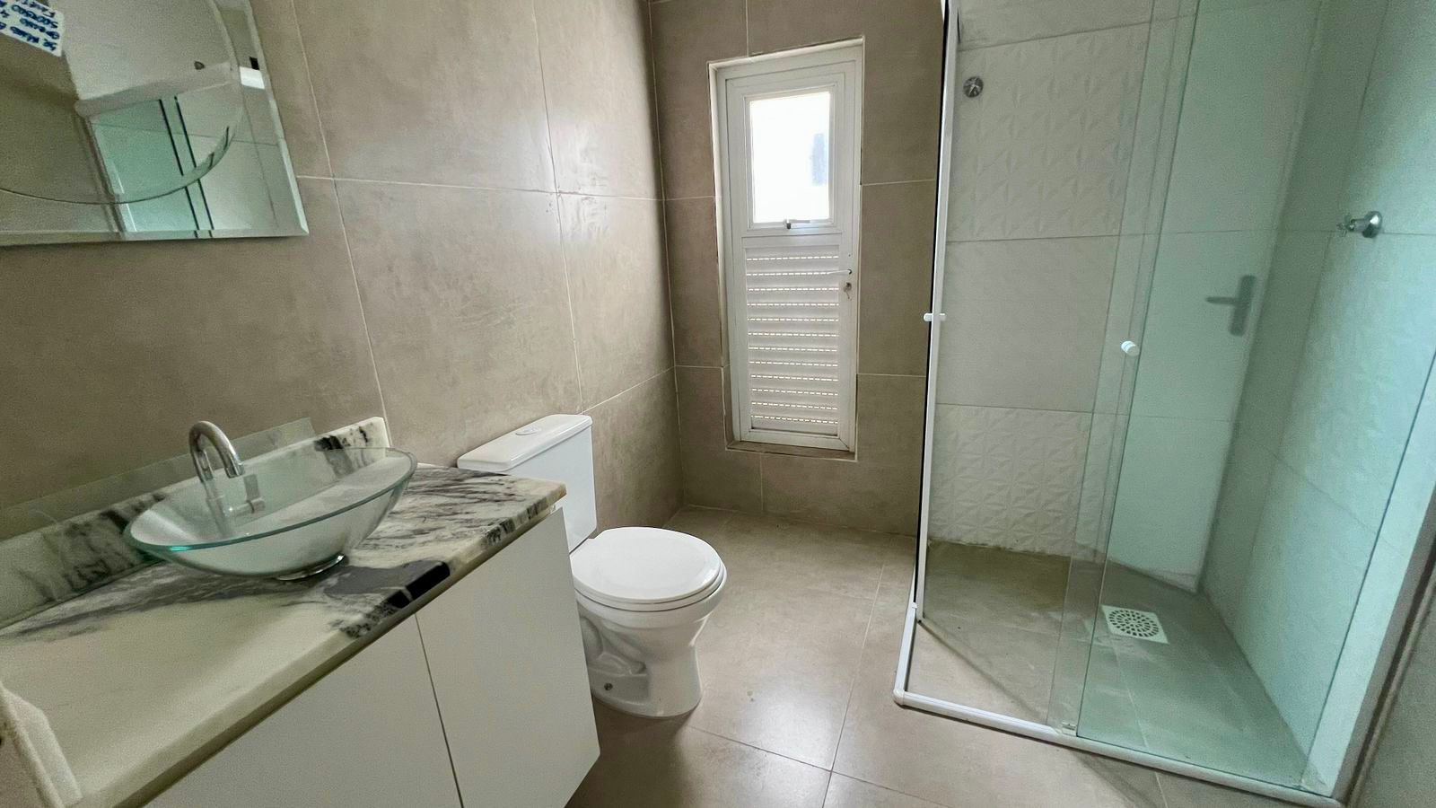 Casa 2 quartos sendo 1 suíte para venda no bairro Vila Nova em Novo Hamburgo