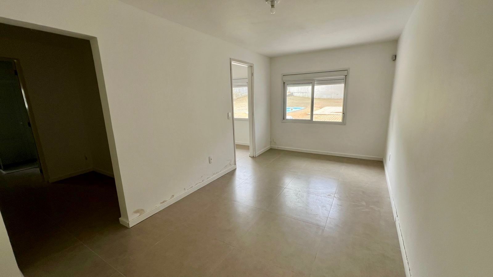 Casa 2 quartos sendo 1 suíte para venda no bairro Vila Nova em Novo Hamburgo