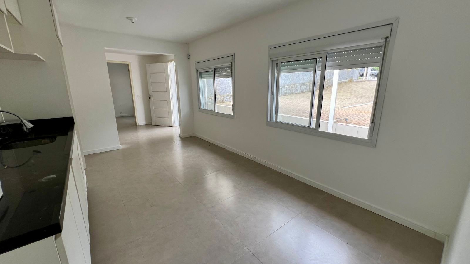 Casa 2 quartos sendo 1 suíte para venda no bairro Vila Nova em Novo Hamburgo