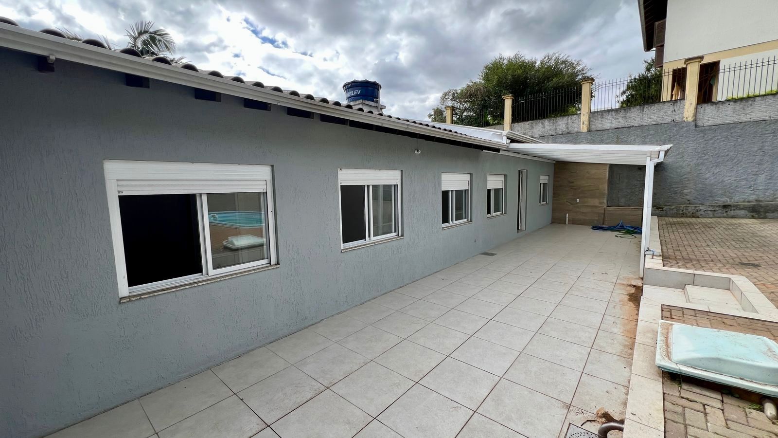 Casa 2 quartos sendo 1 suíte para venda no bairro Vila Nova em Novo Hamburgo