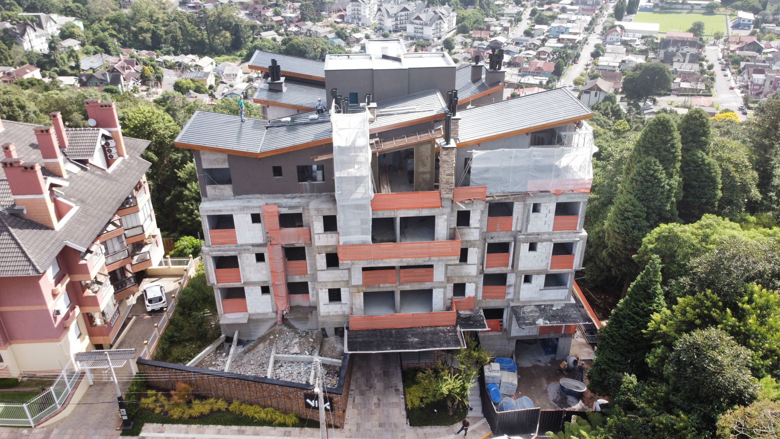 Apartamento 2 quartos sendo 2 suítes para venda no bairro Centro em Gramado