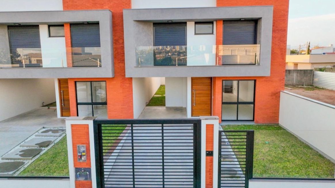 Sobrado Duplex para venda no bairro Centro em Passo de Torres