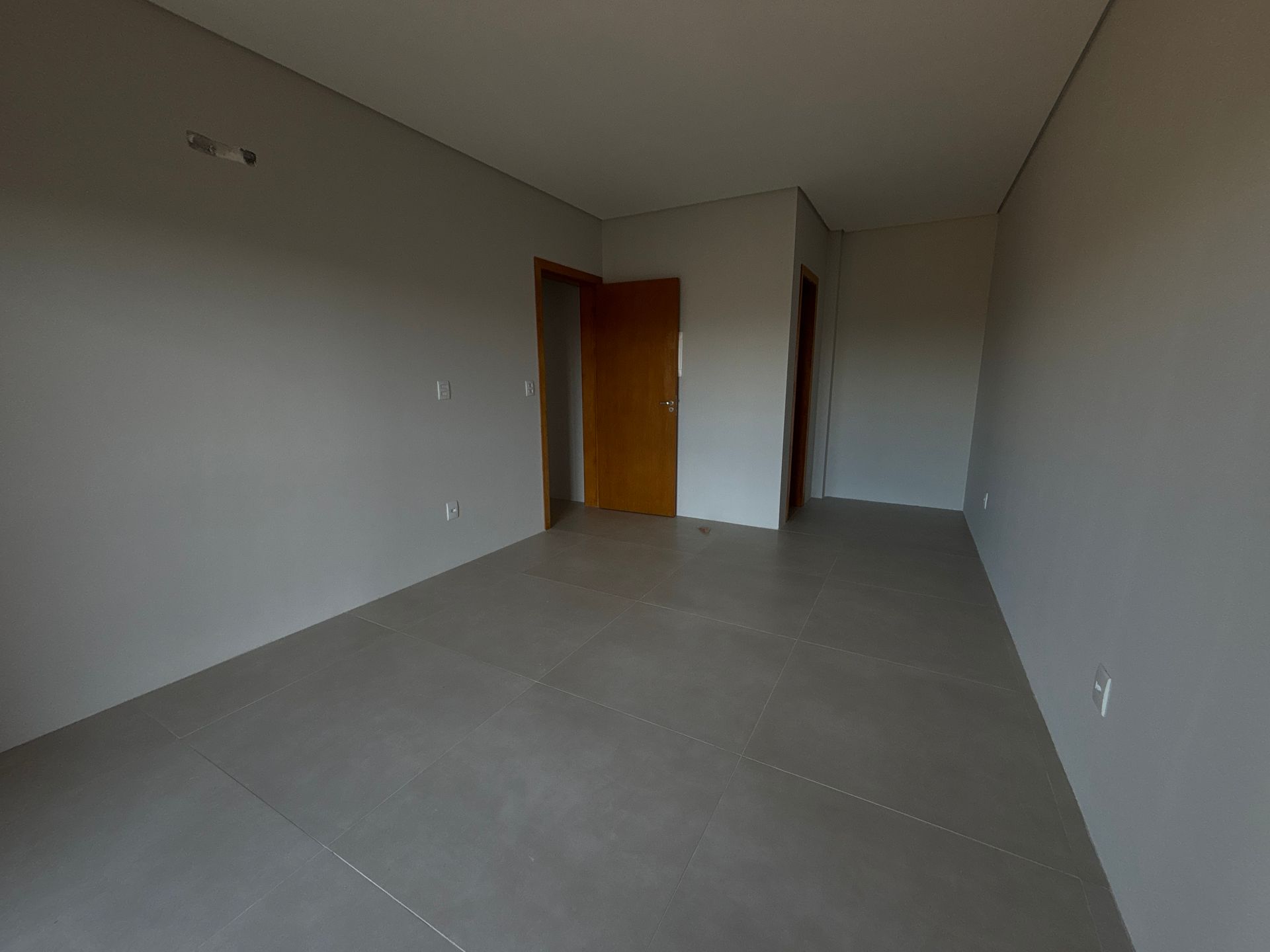 Sobrado Duplex 2 quartos sendo 2 suítes para venda no bairro Igra Sul em Torres